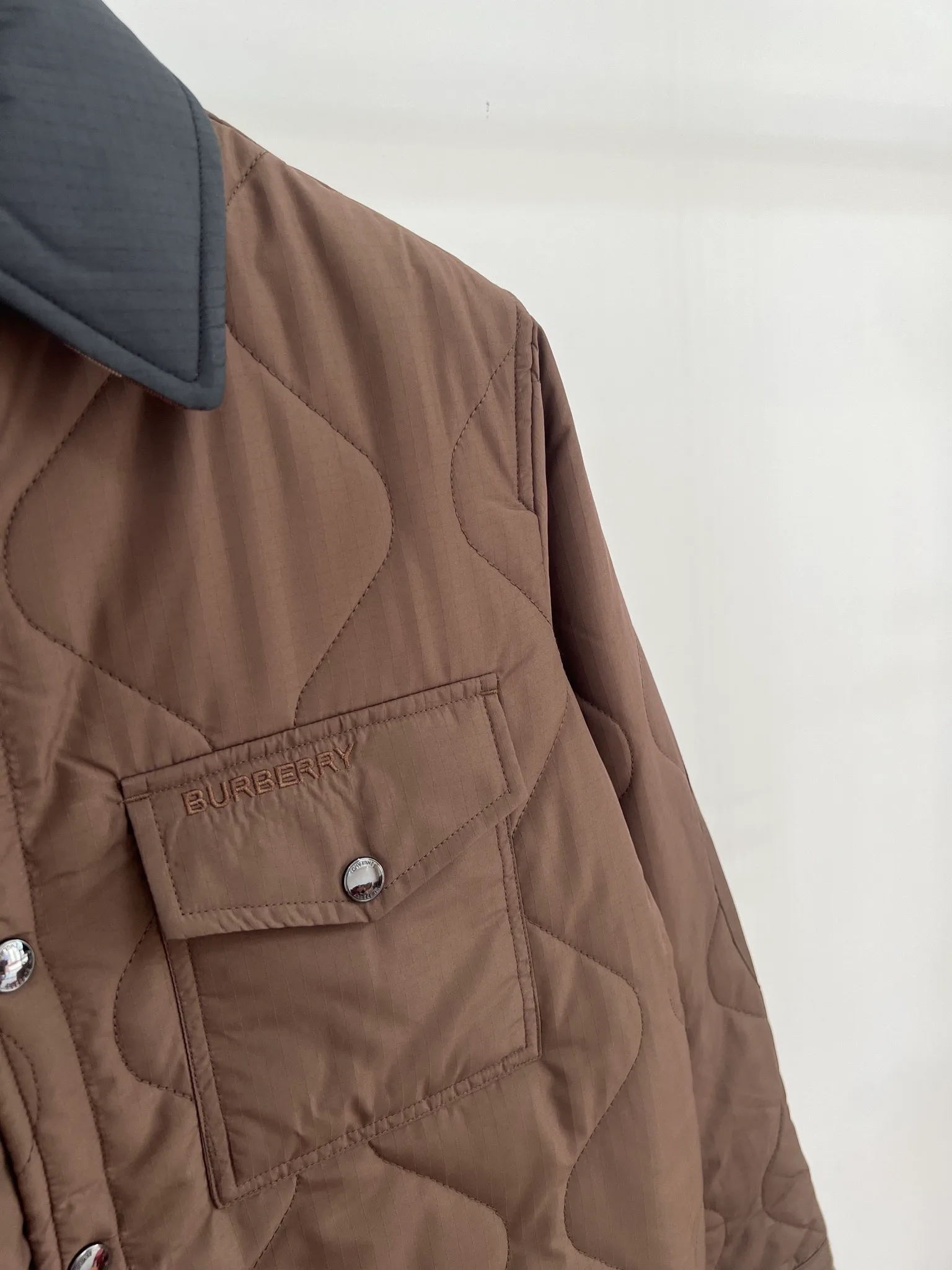 Women's Jackets And Down Jackets BURBERRY 18415739