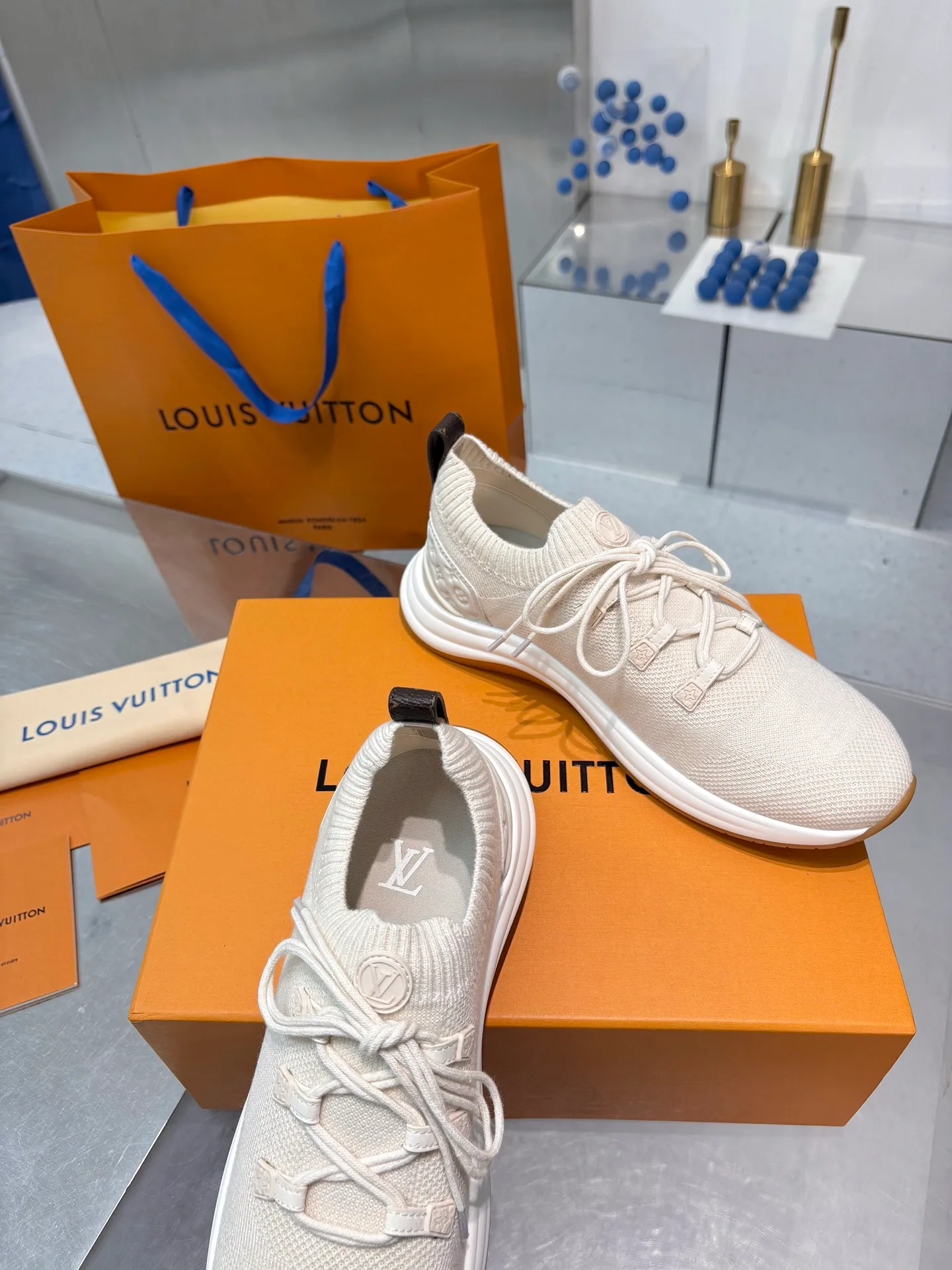 Women's Sneakers LOUIS VUITTON 18055132