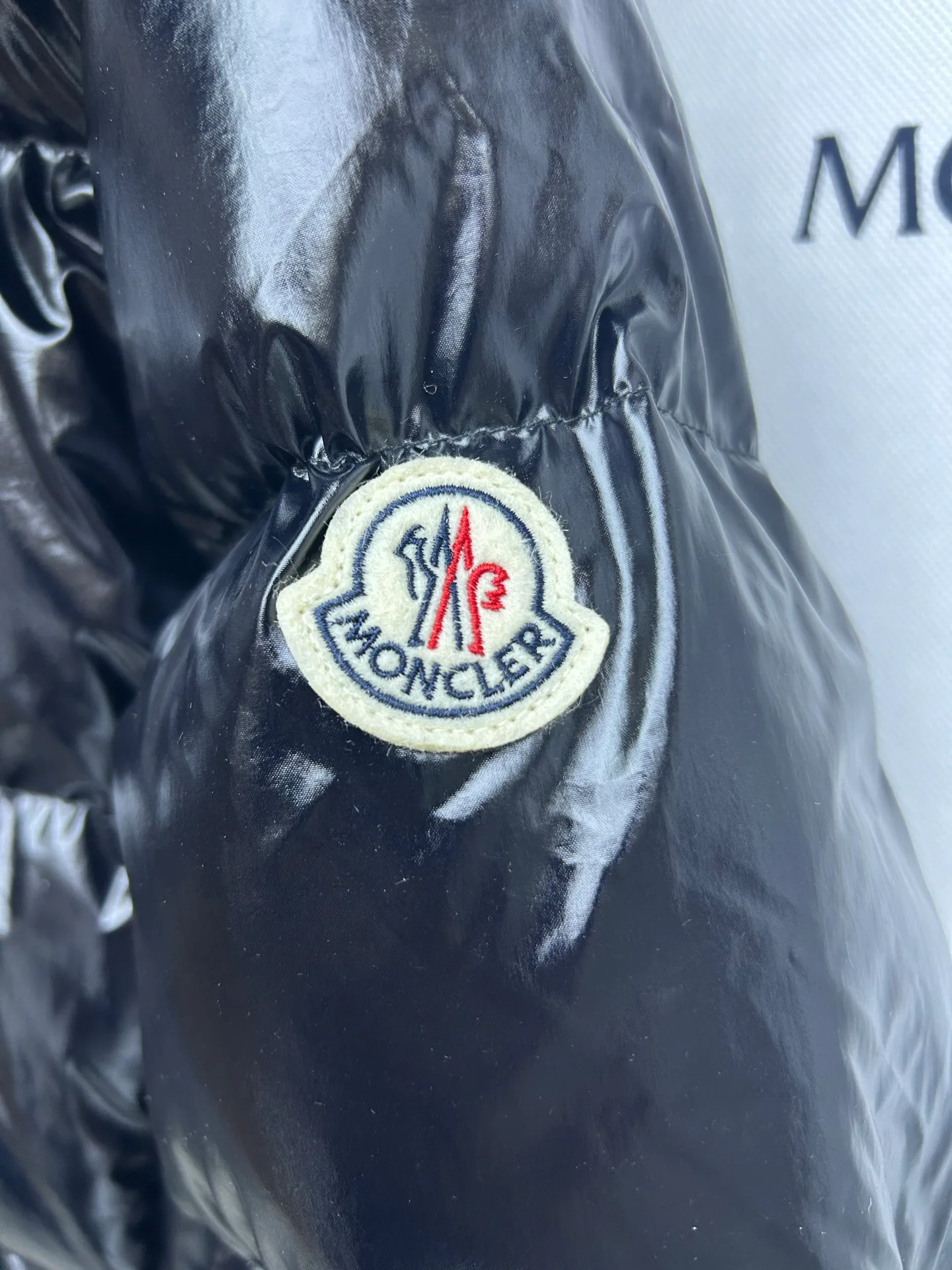 Women's Jackets And Down Jackets MONCLER 18002370