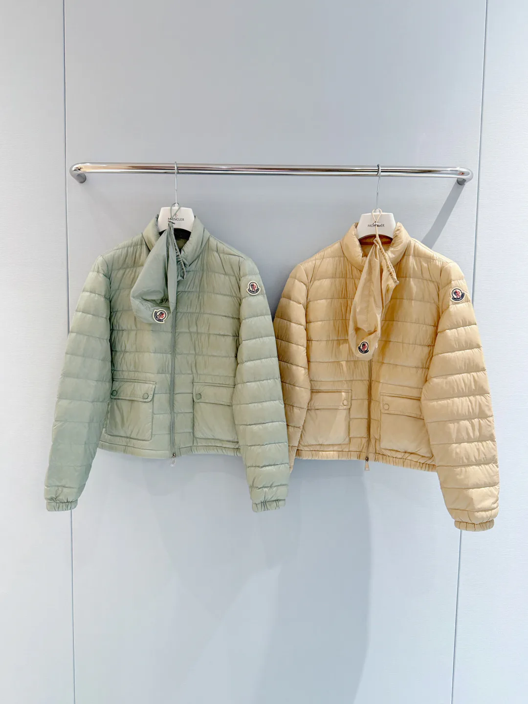 Women's Jackets And Down Jackets MONCLER 18049847