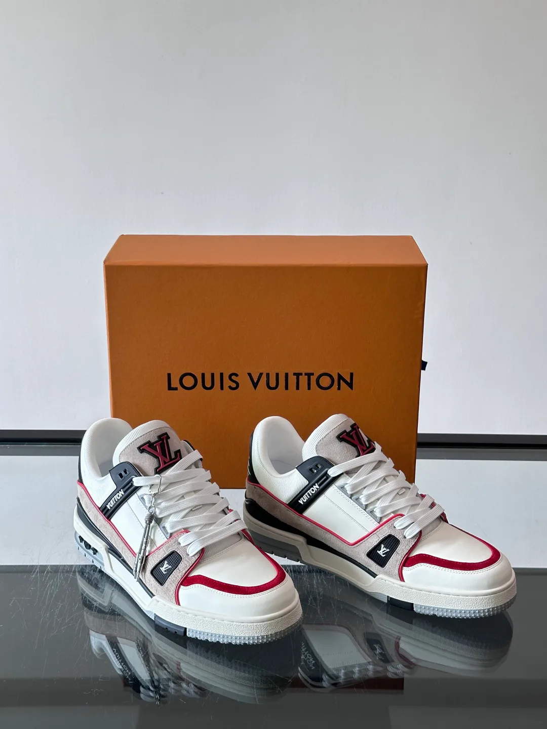Women's Sneakers LOUIS VUITTON 17914078