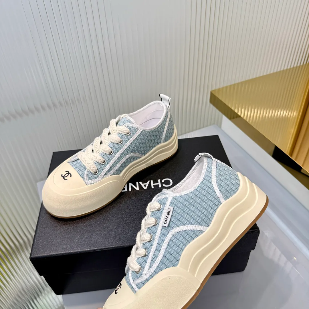 Women's Sneakers CHANEL 18366977