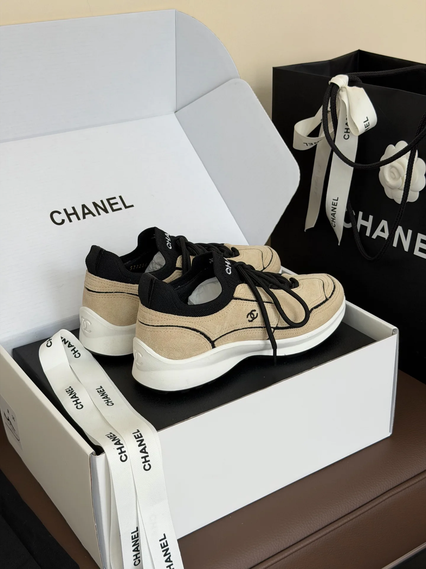 Women's Sneakers CHANEL 18073588