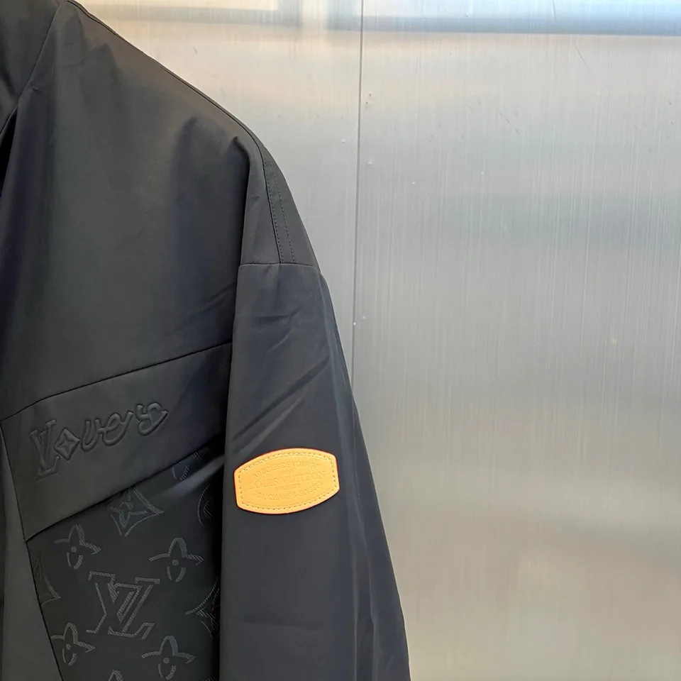Men's Jackets And Down Jackets LOUIS VUITTON 18416744