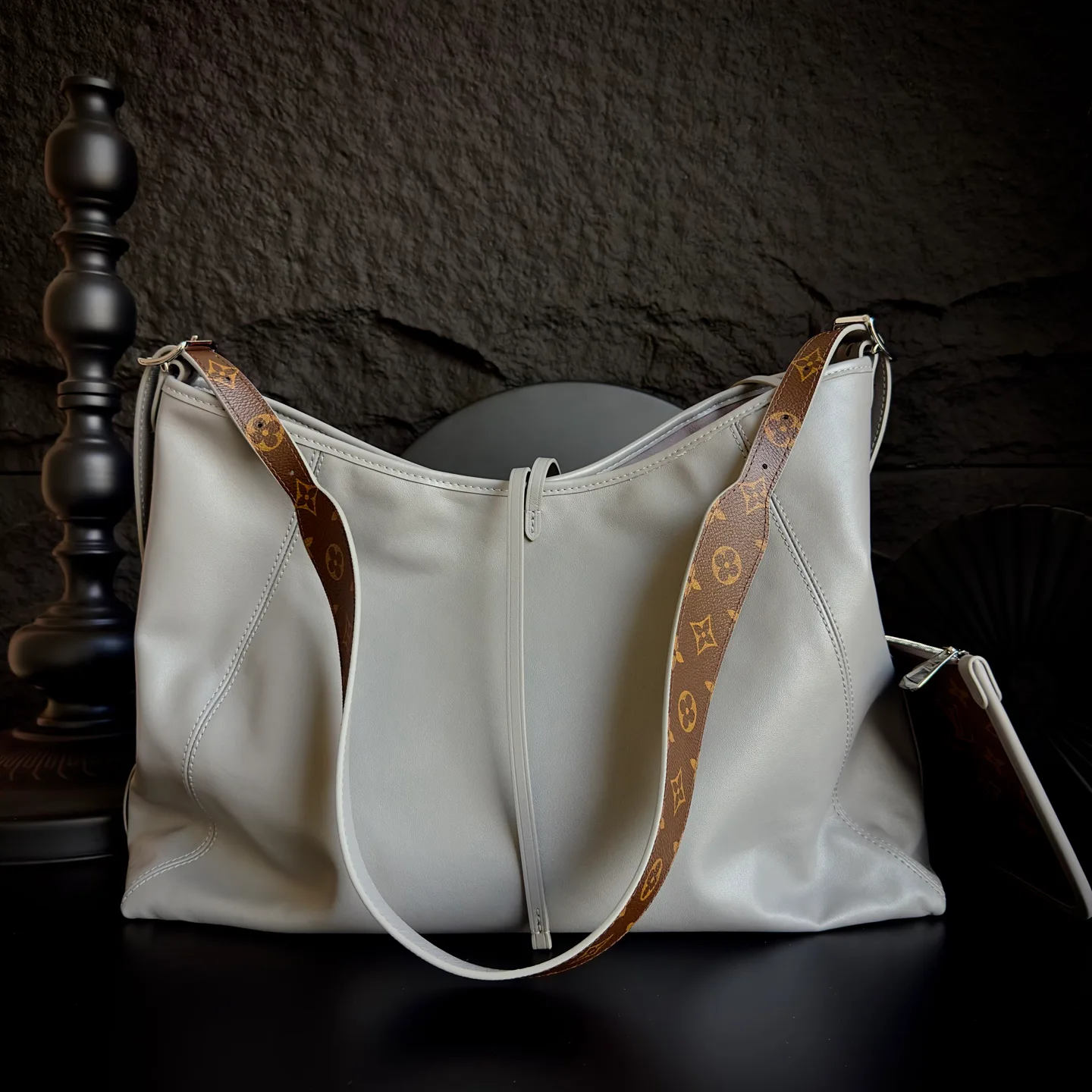 Women's Classic Handbags LOUIS VUITTON 17906955
