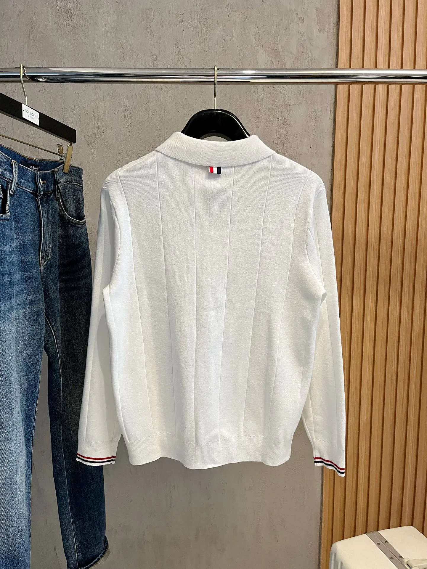 Men's Jumpers And Sweaters MONCLER 18098138