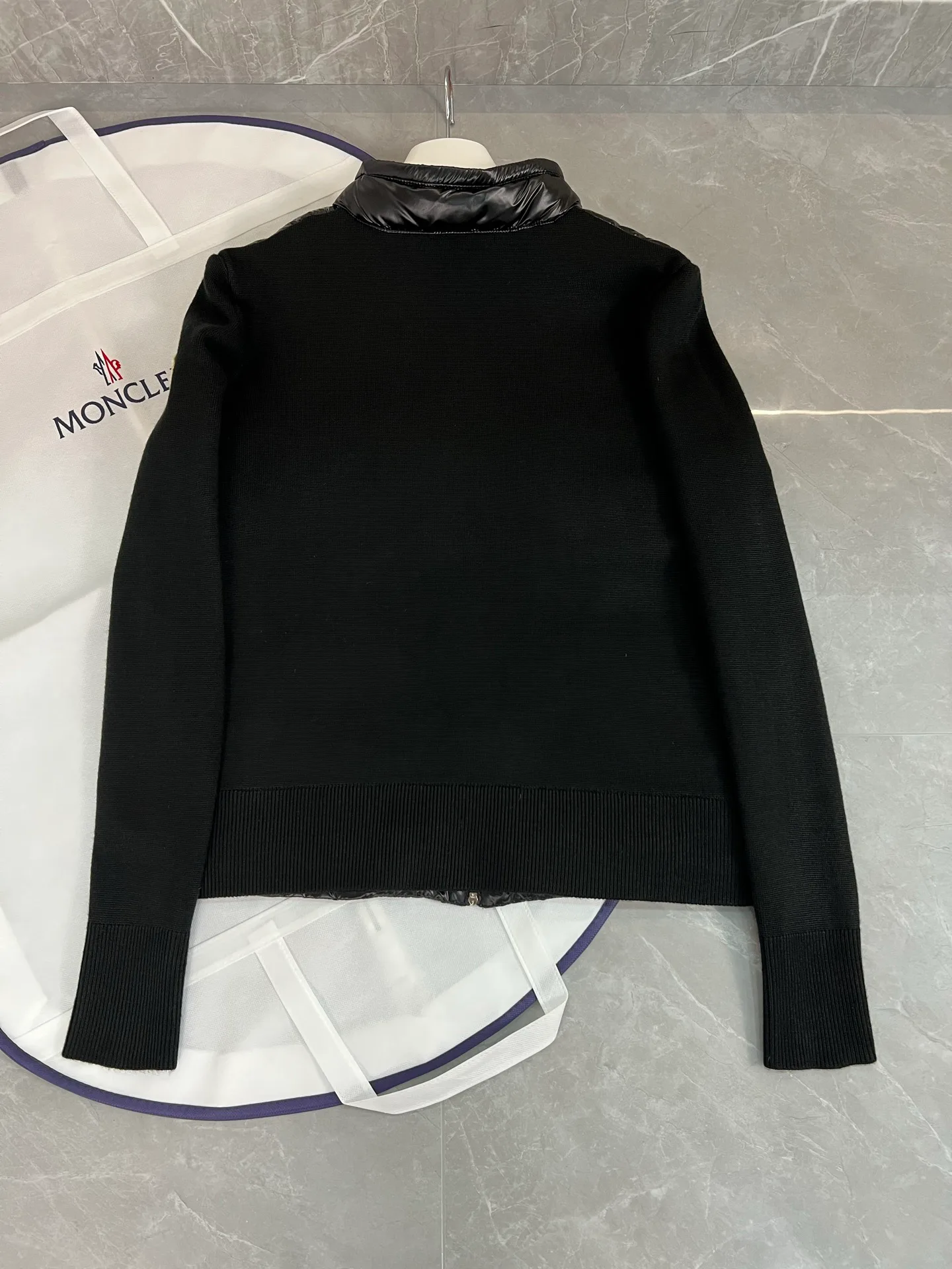 Куртки И Пуховики Мужские Moncler 18599831