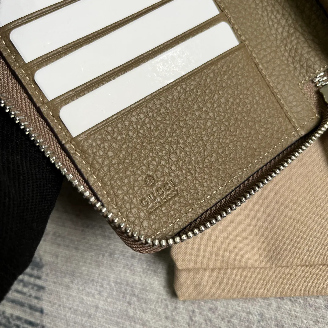 Women's Clutches GUCCI 17949134