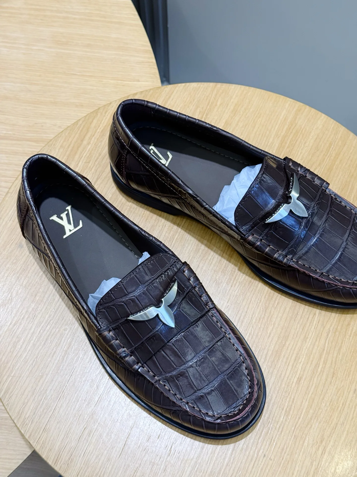 Men's Loafers And Dress Shoes LOUIS VUITTON 18277846