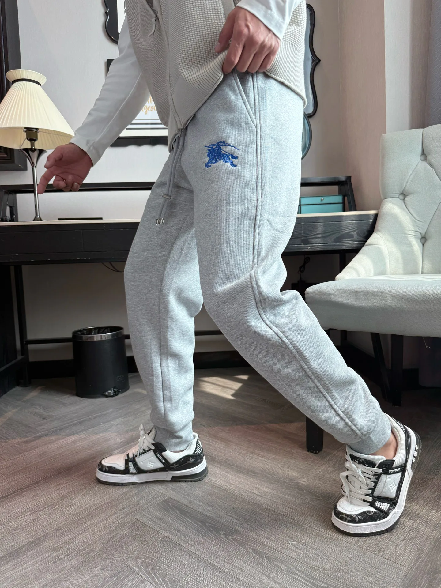 Men's Trousers BURBERRY 18499685