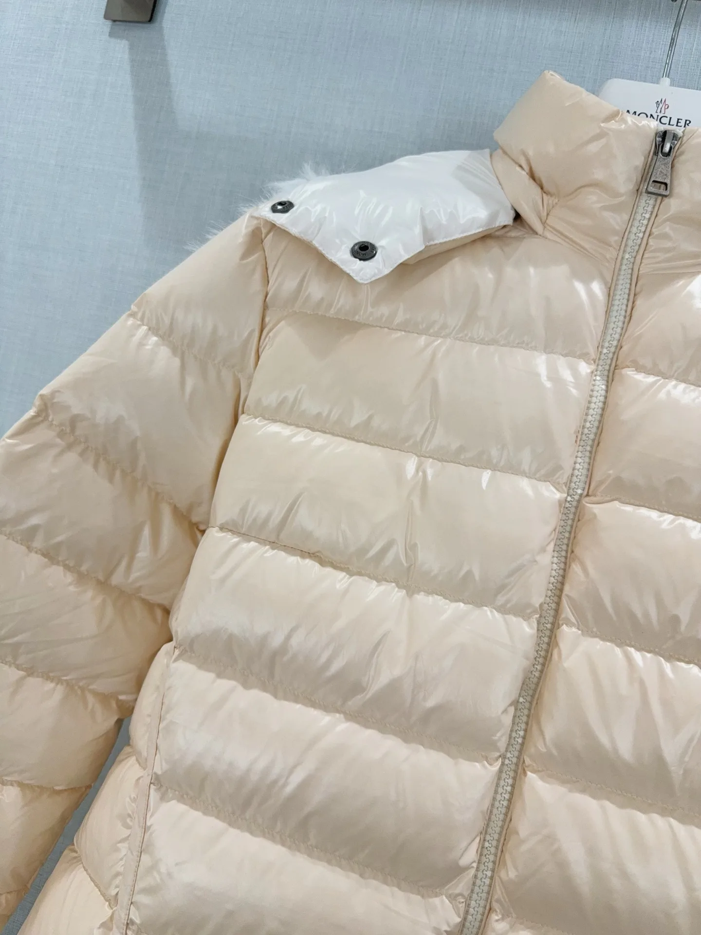 Куртки И Пуховики Женские Moncler 18571748