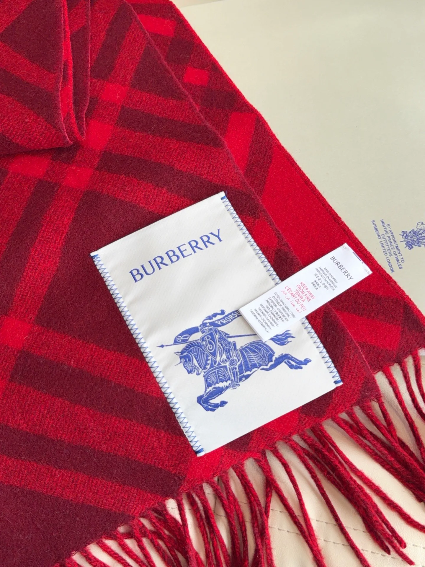 Scarves BURBERRY 17911094
