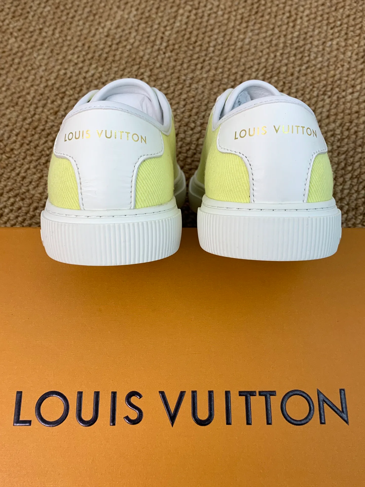 Women's Sneakers LOUIS VUITTON 17545205