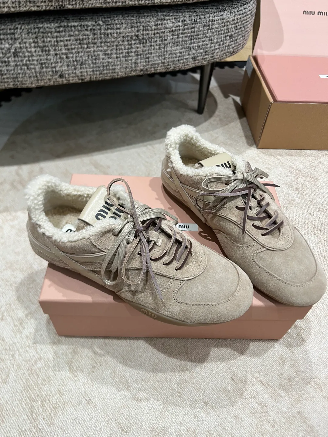 Кроссовки Женские Miu Miu 18592406