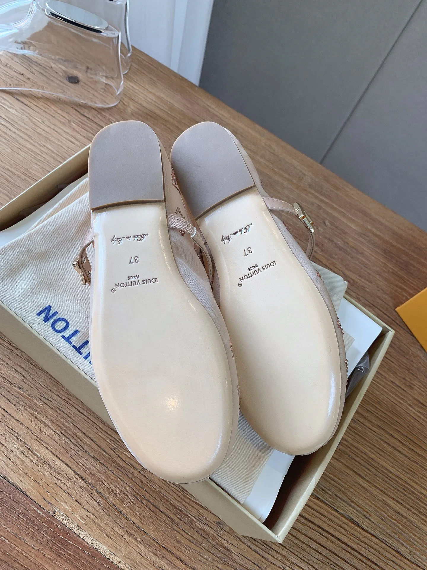 Women's Ballet Flats LOUIS VUITTON 18365399