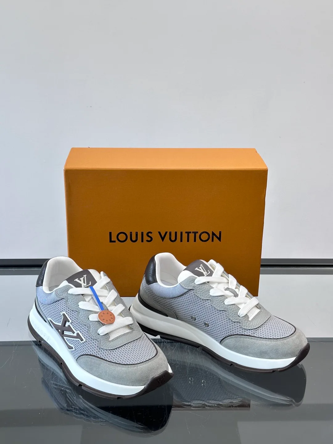 Men's Sneakers LOUIS VUITTON 17897385
