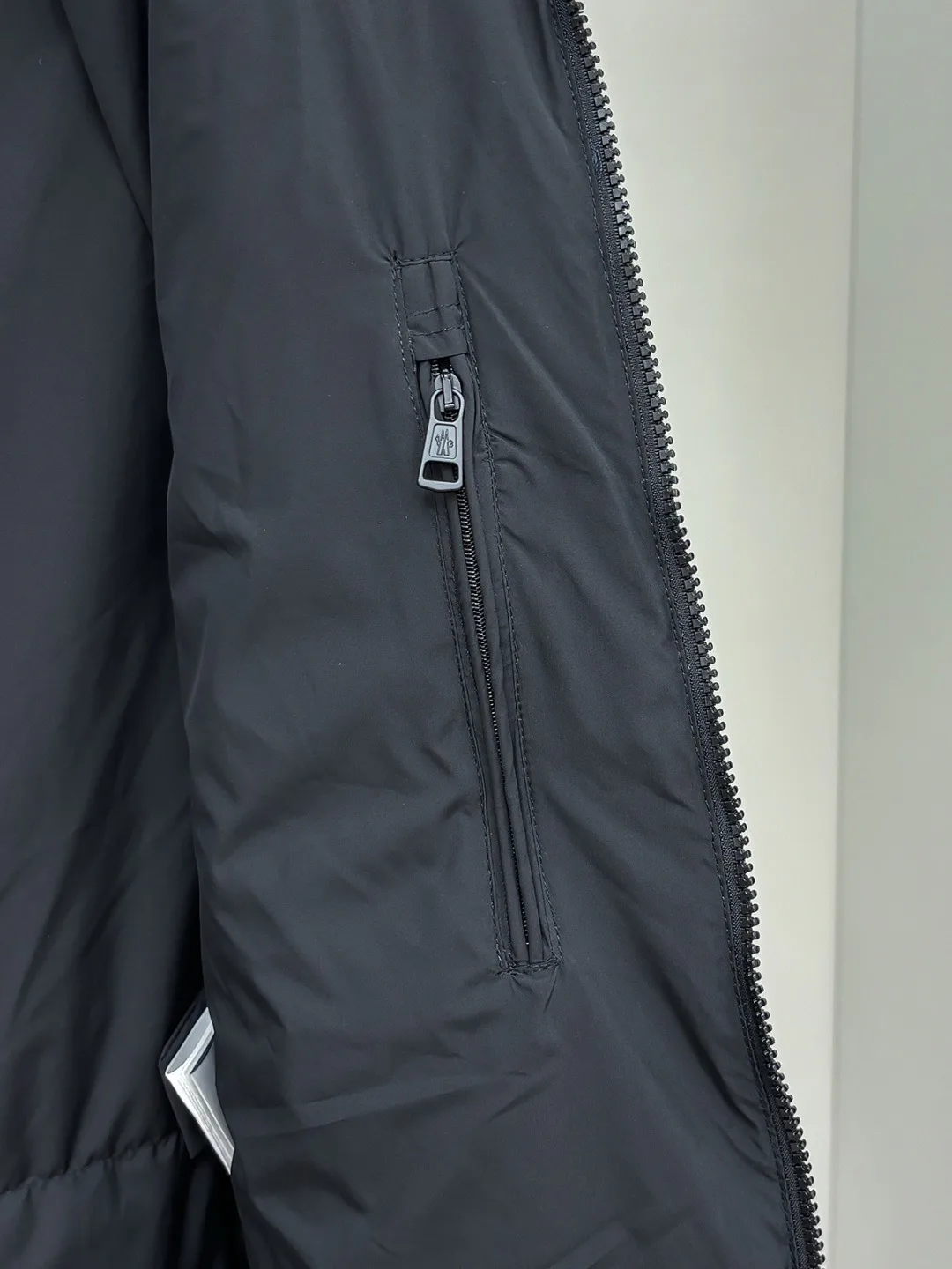 Куртки И Пуховики Мужские Moncler 18596610