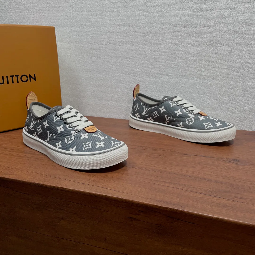 Кроссовки Мужские Louis Vuitton 18626470