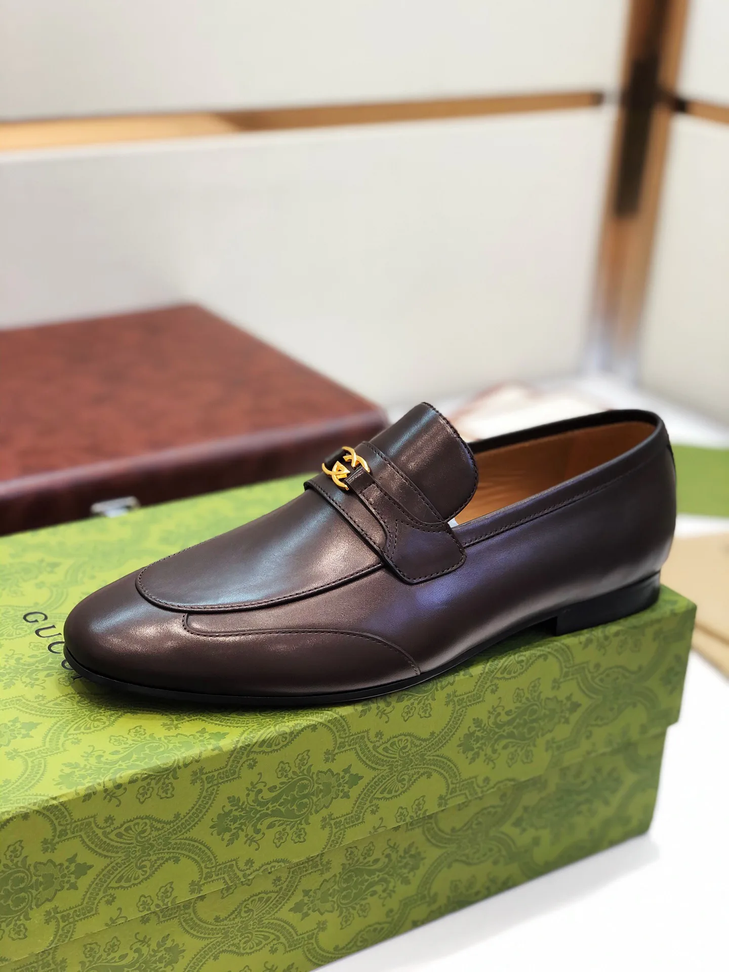 Men's Loafers And Dress Shoes GUCCI 17955382