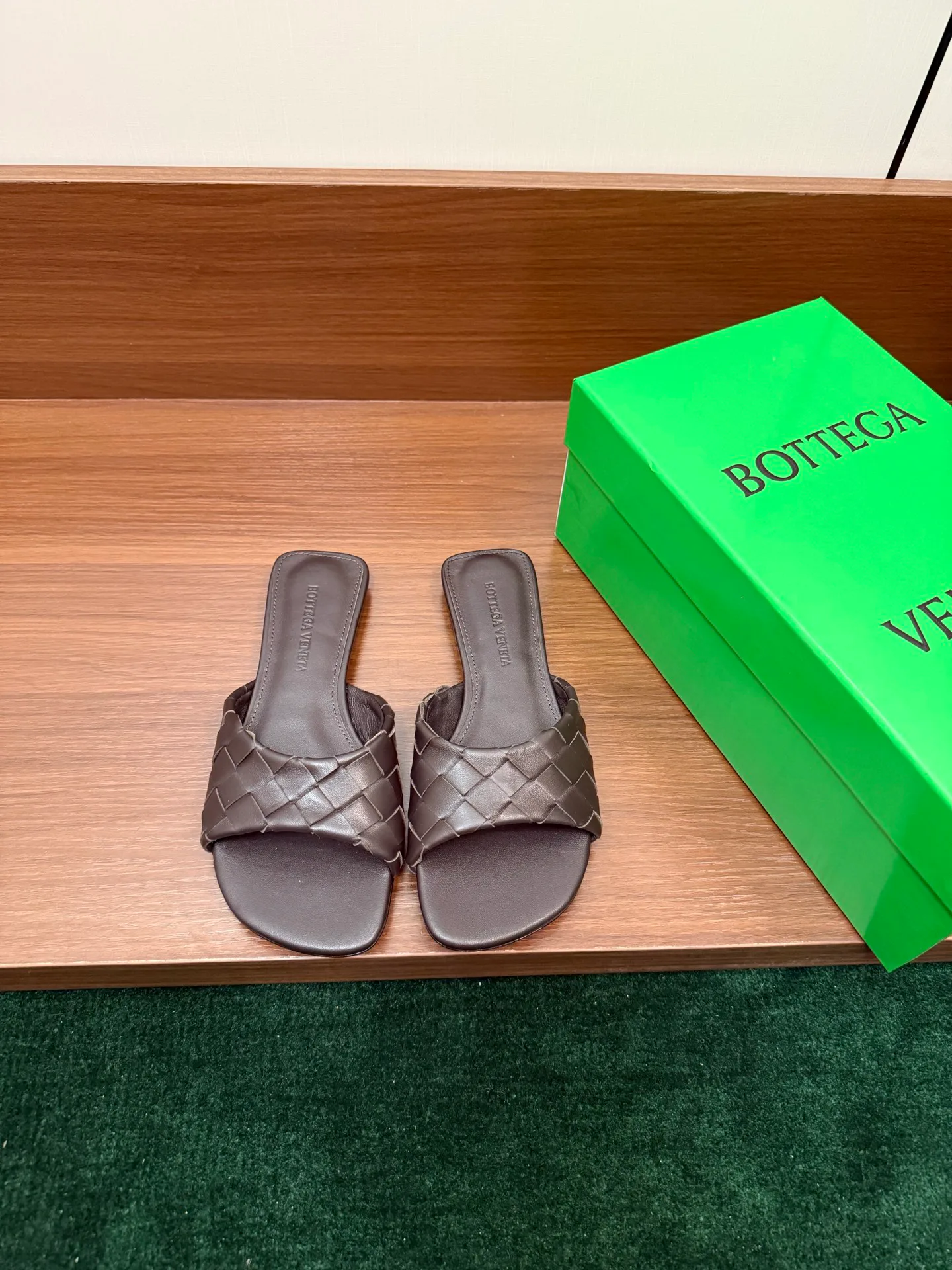 Women's Mules And Clogs BOTTEGA VENETA 17808592