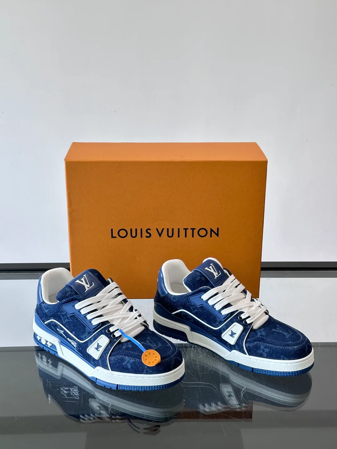 Men's Sneakers LOUIS VUITTON 18321740