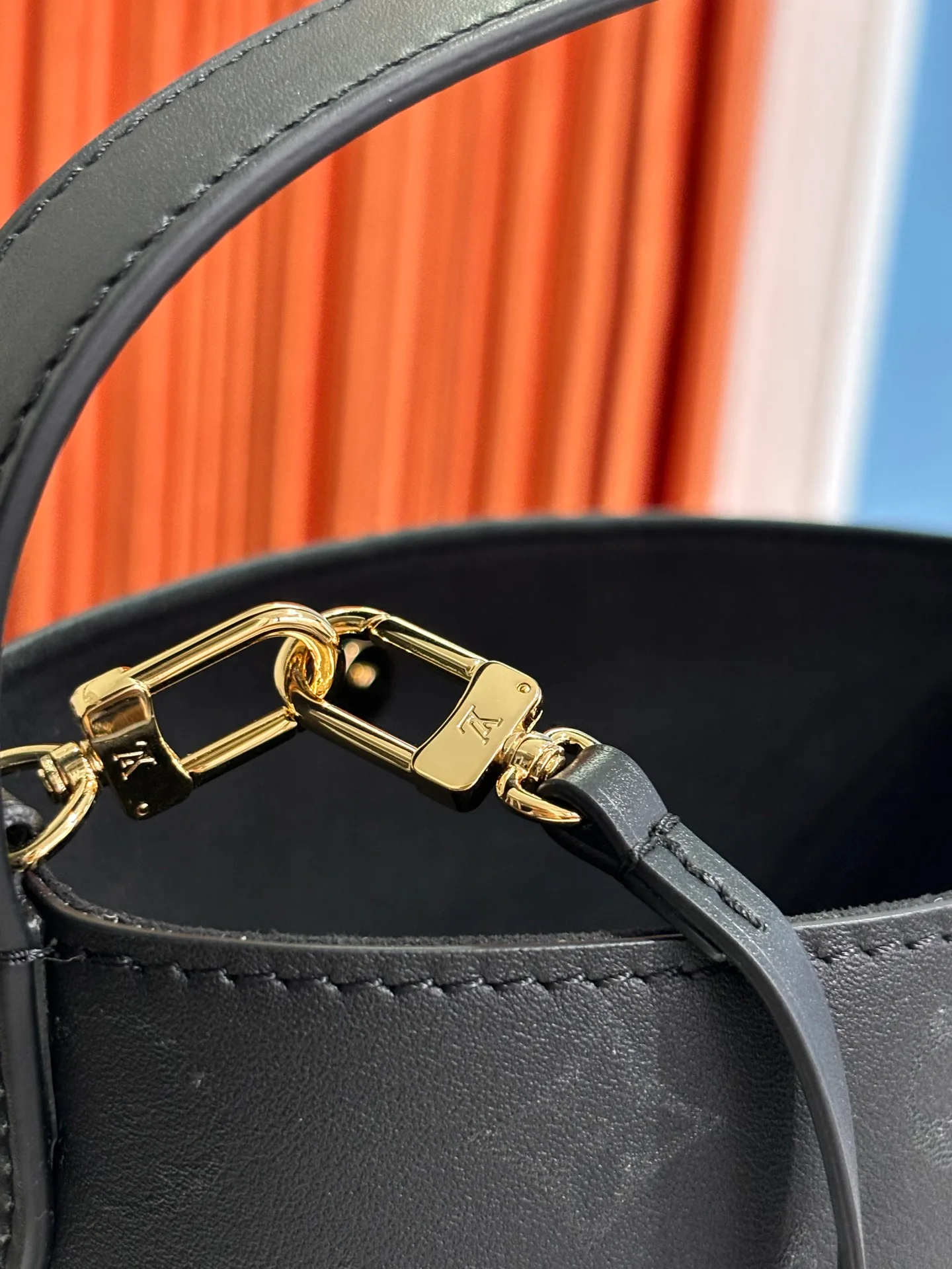 Women's Classic Handbags LOUIS VUITTON 18409422