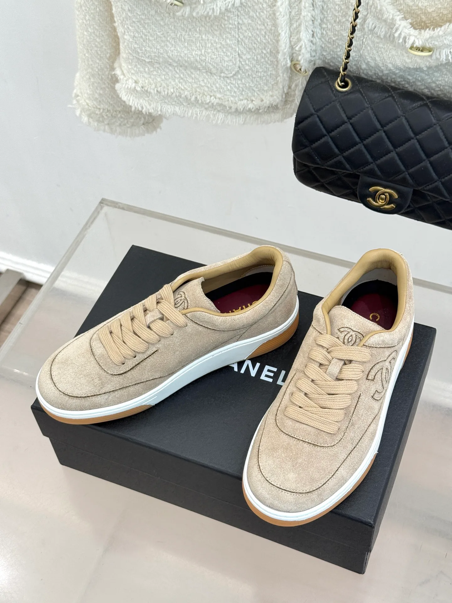Women's Sneakers CHANEL 18154786