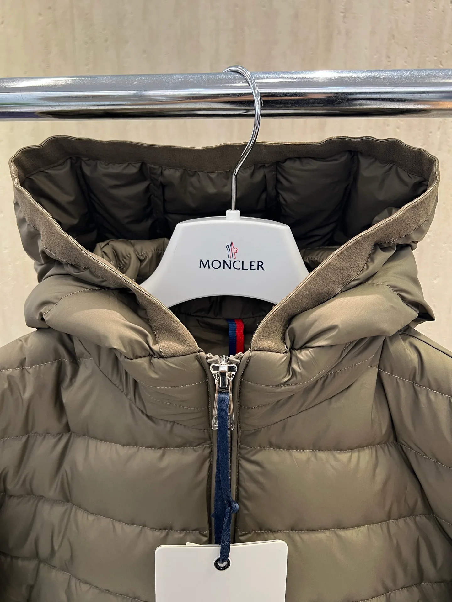 Куртки И Пуховики Мужские Moncler 18683914