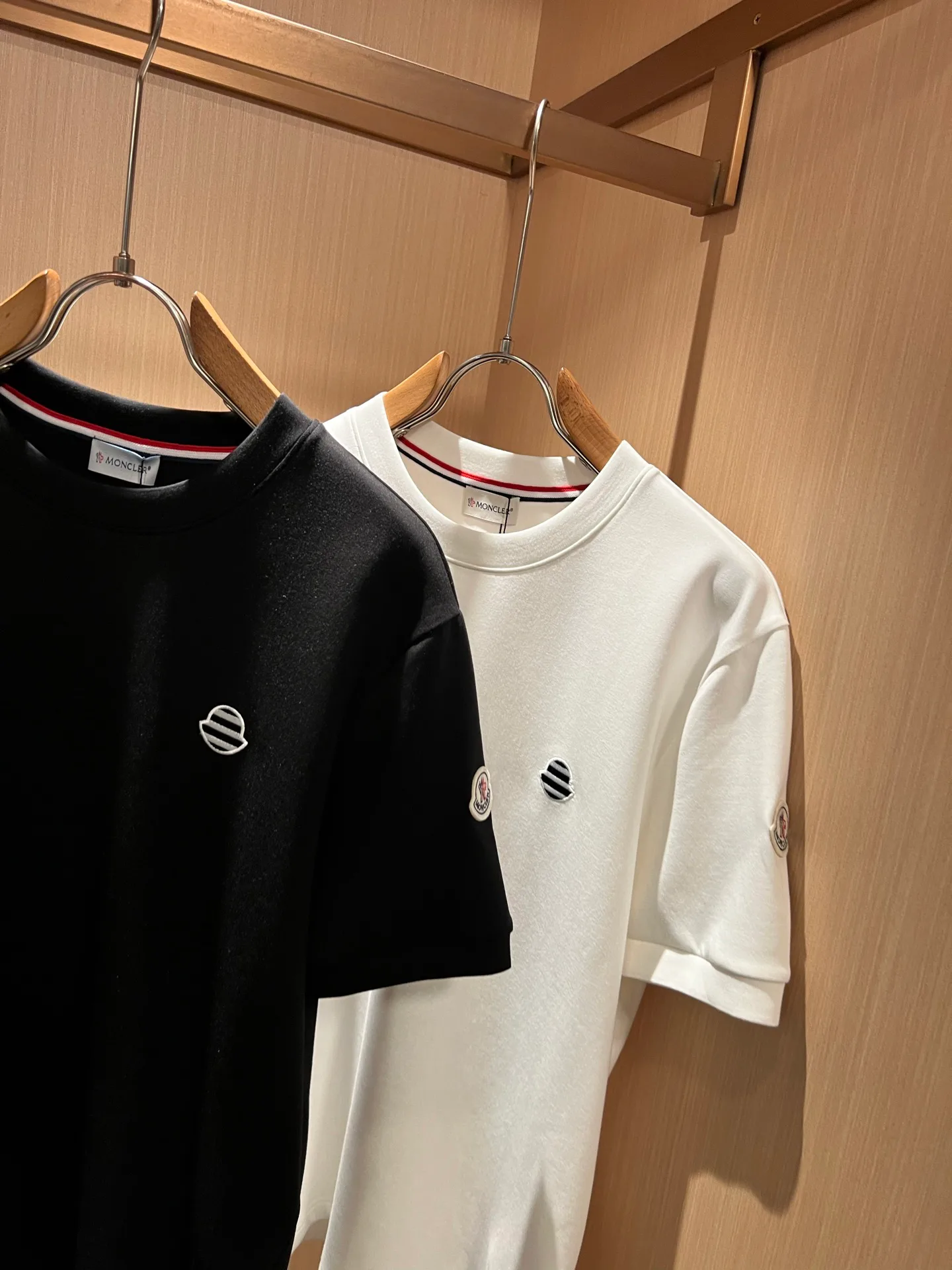 Men's T-Shirts MONCLER 18519543
