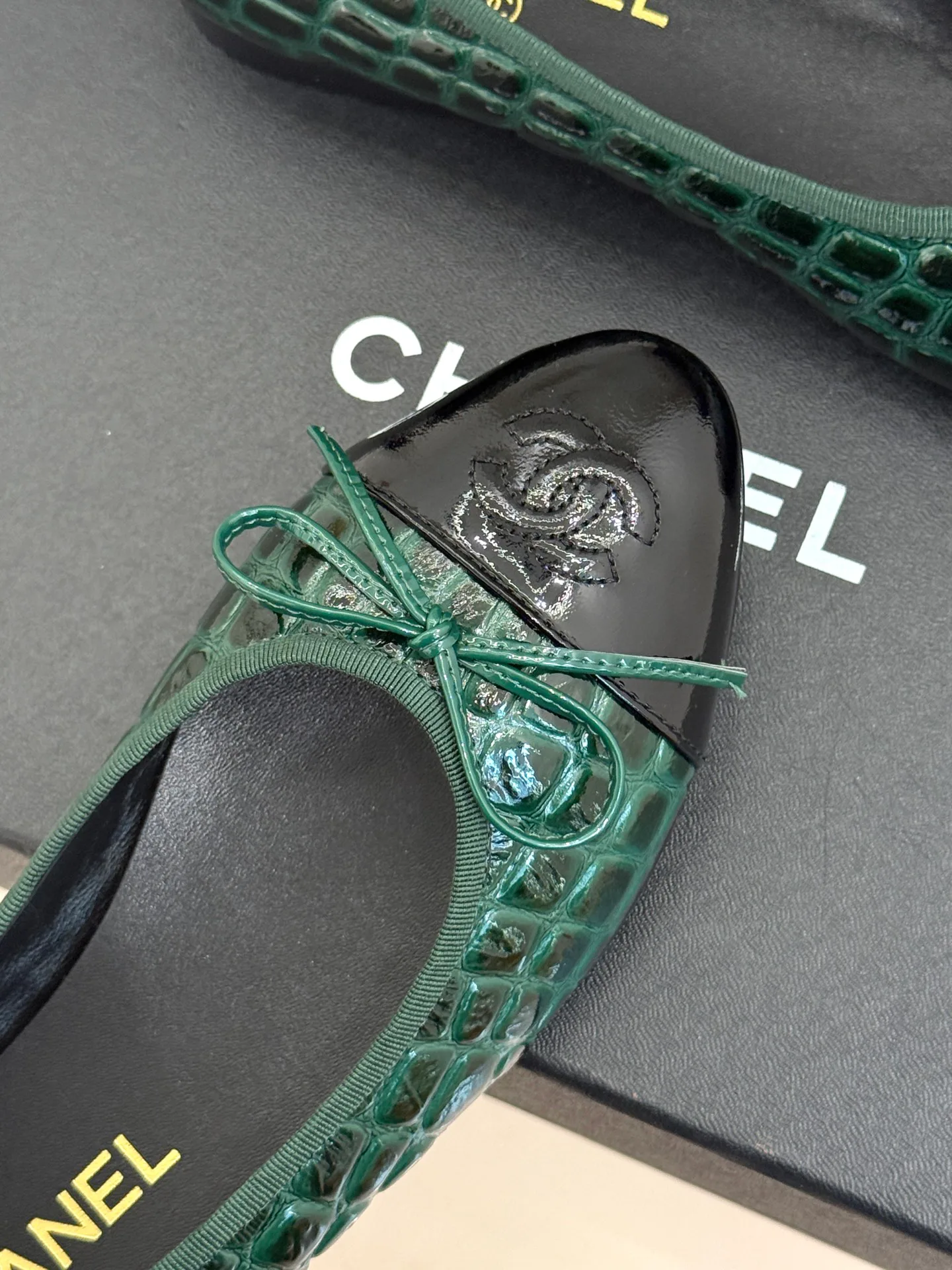 Women's Ballet Flats CHANEL 17406181