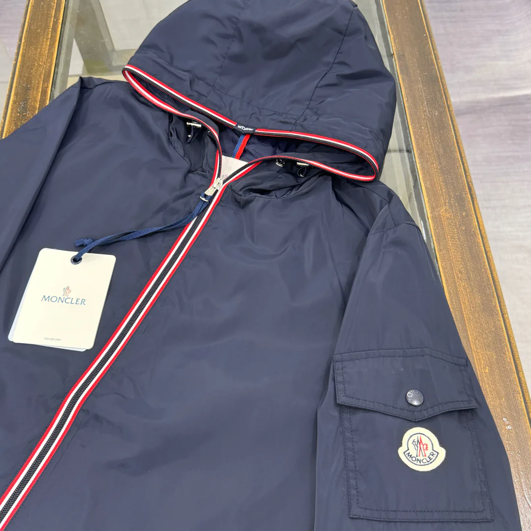 Women's Jackets And Down Jackets MONCLER 18002265