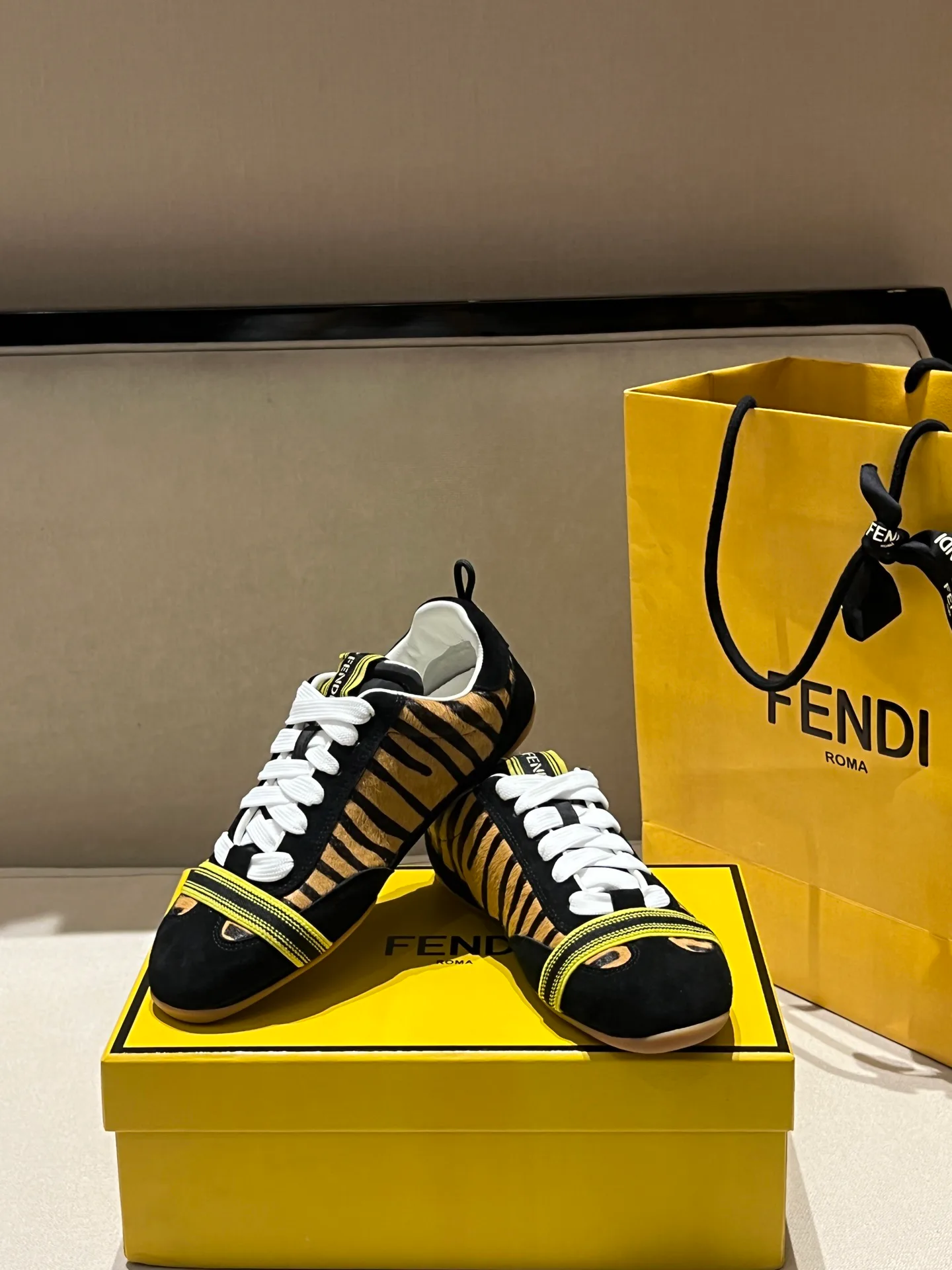 Women's Sneakers FENDI 18278644
