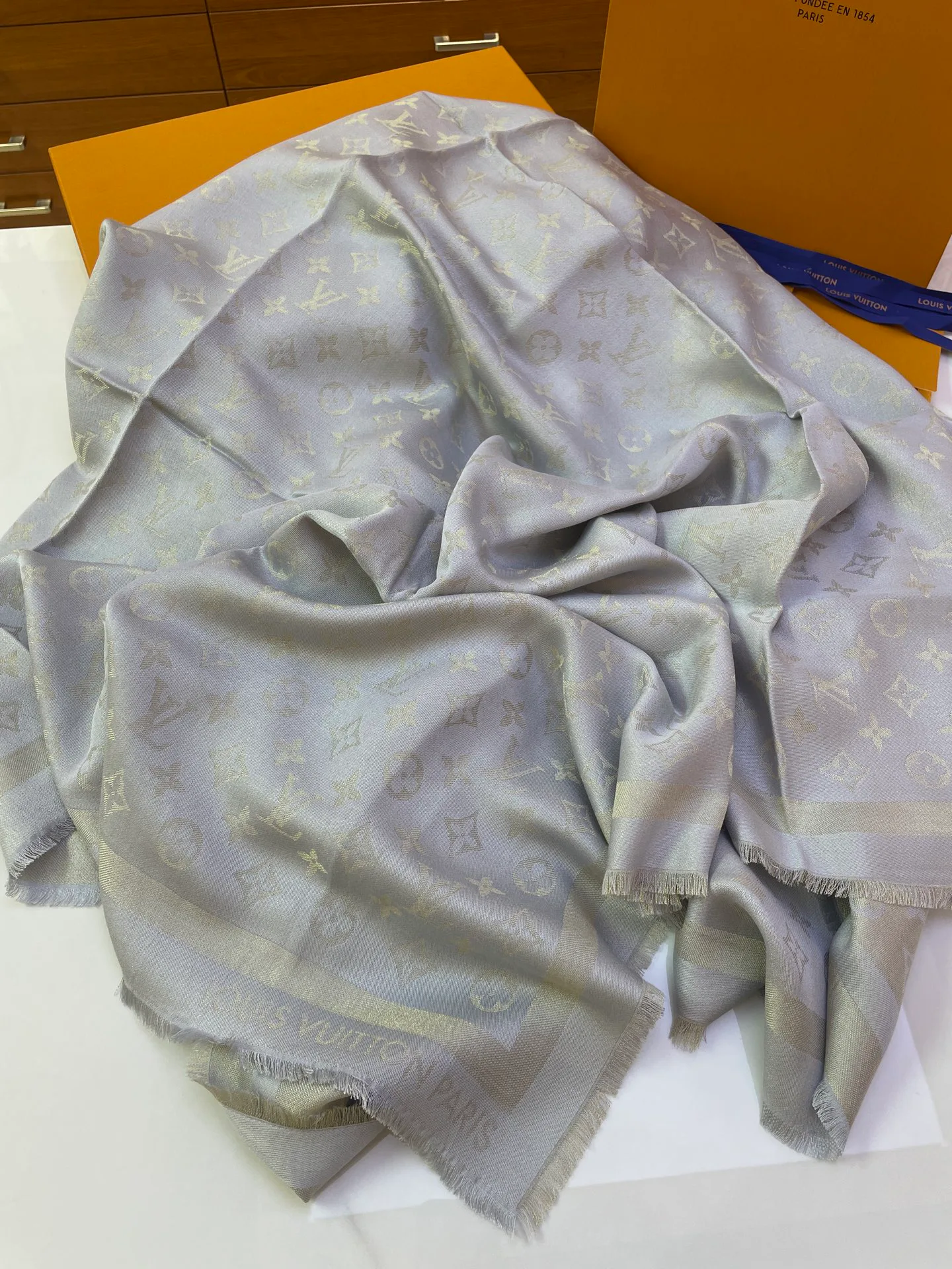 Scarves LOUIS VUITTON 17898732