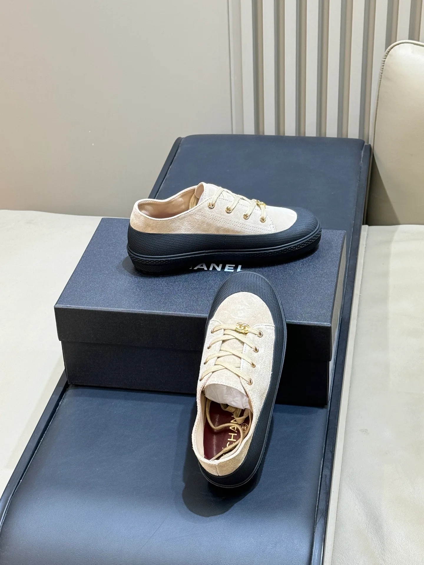 Women's Sneakers CHANEL 18072997