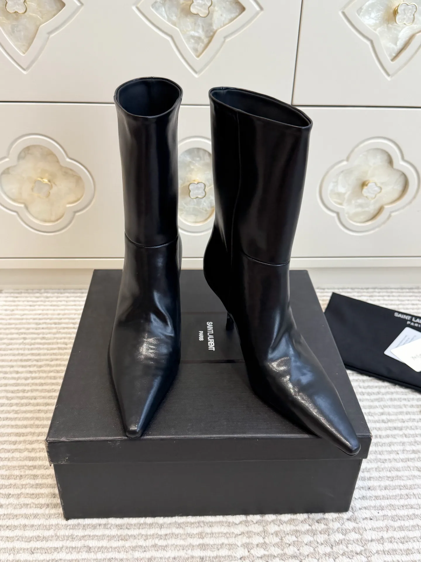 Women's Booties SAINT LAURENT 18092450