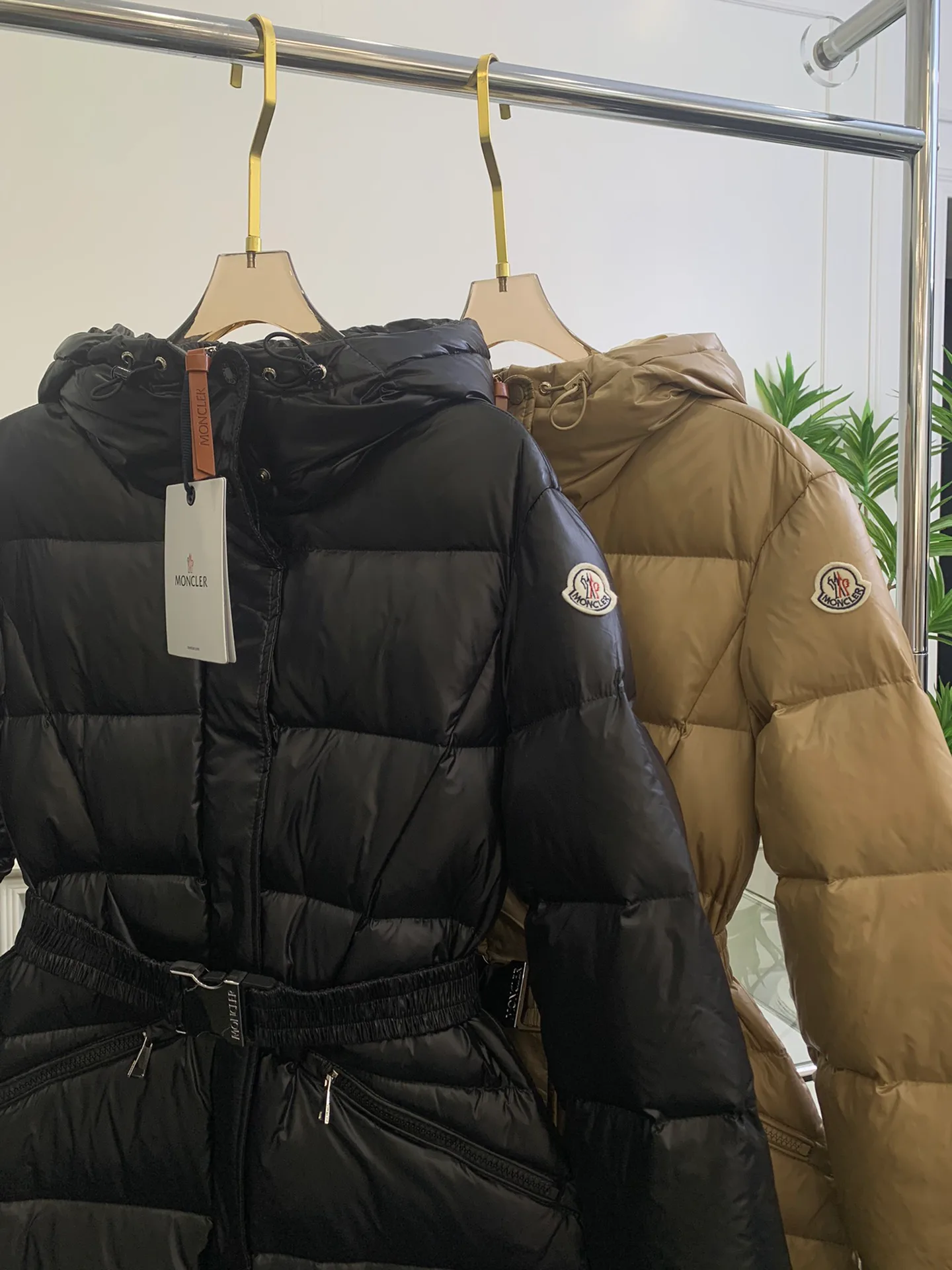 Women's Jackets And Down Jackets MONCLER 18240675