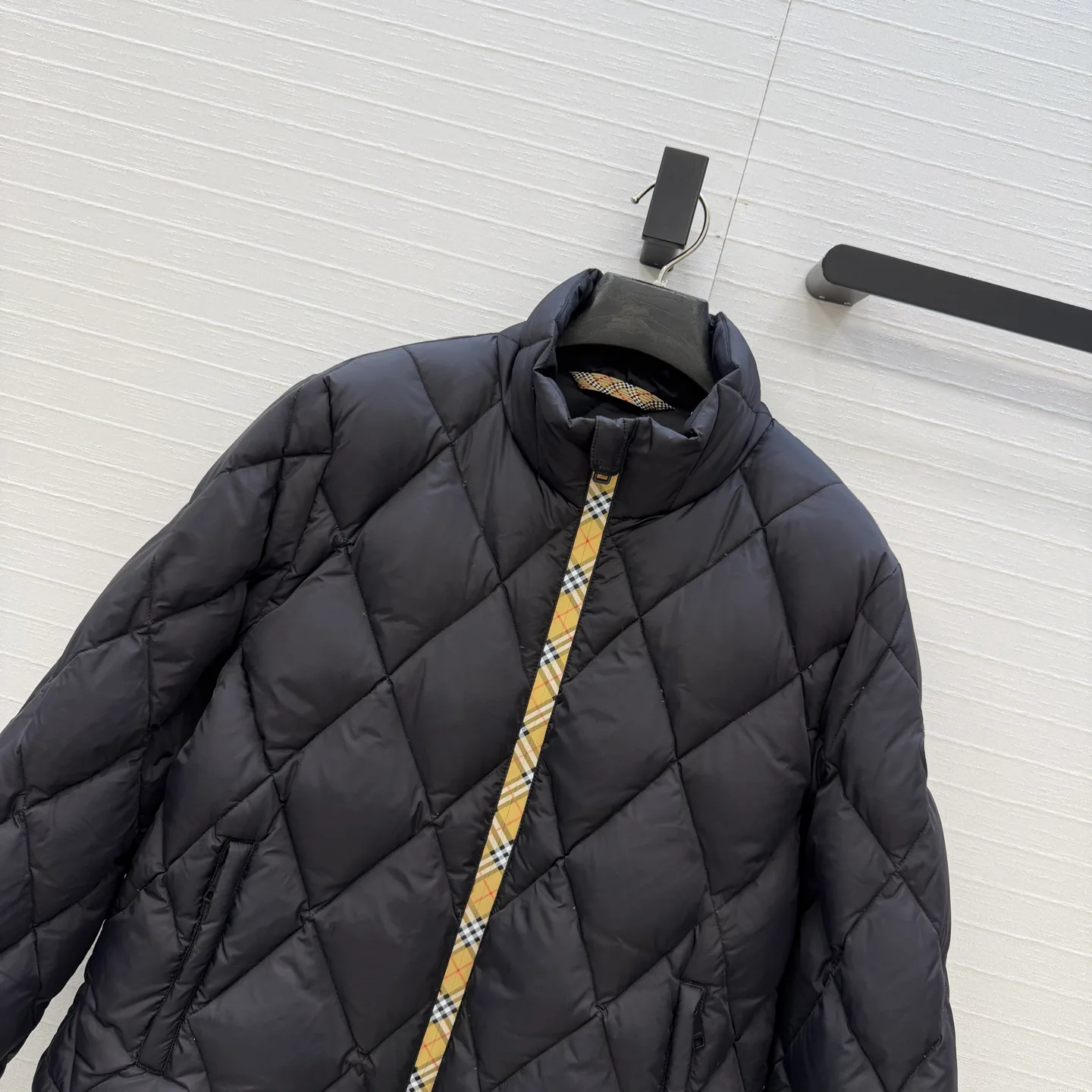 Women's Jackets And Down Jackets BURBERRY 18325227