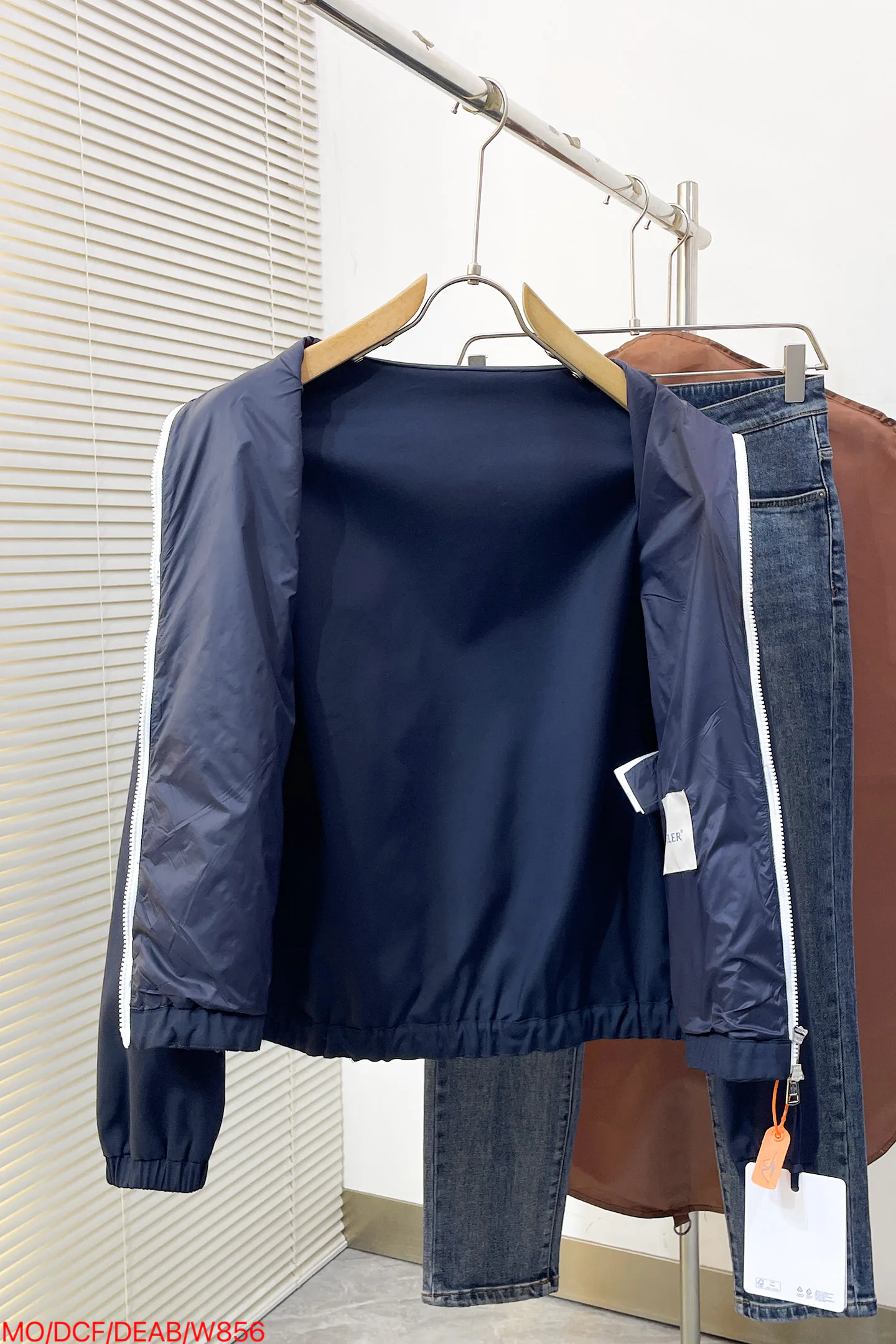Куртки И Пуховики Мужские Moncler 18645145