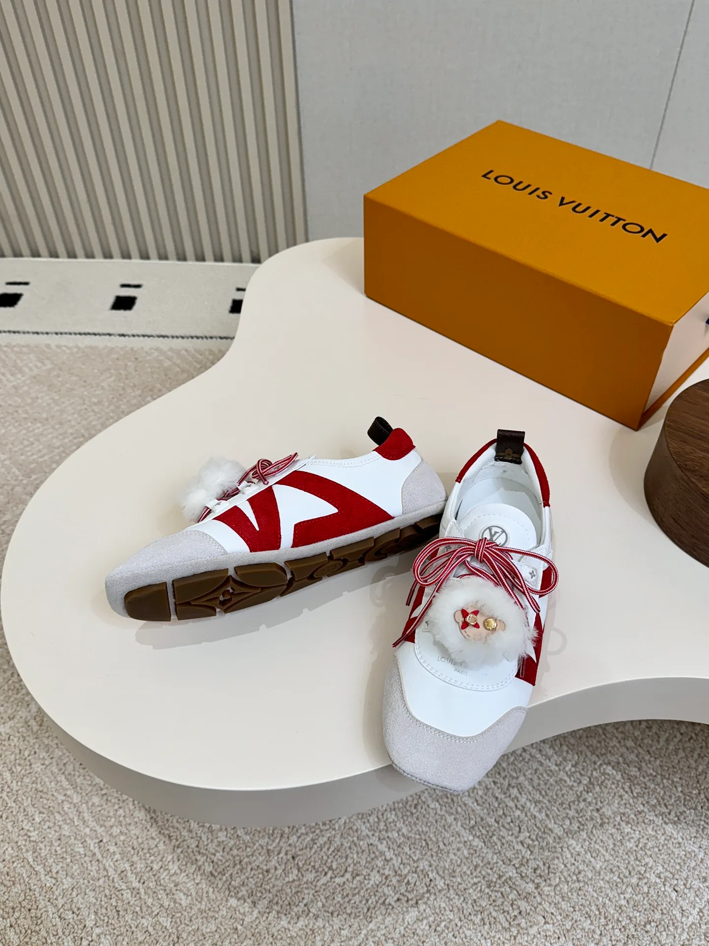 Women's Sneakers LOUIS VUITTON 17827660