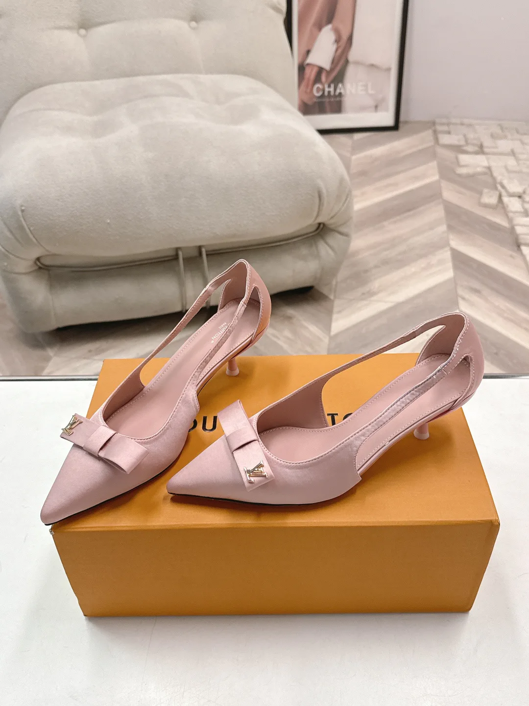 Women's Heels LOUIS VUITTON 17578119