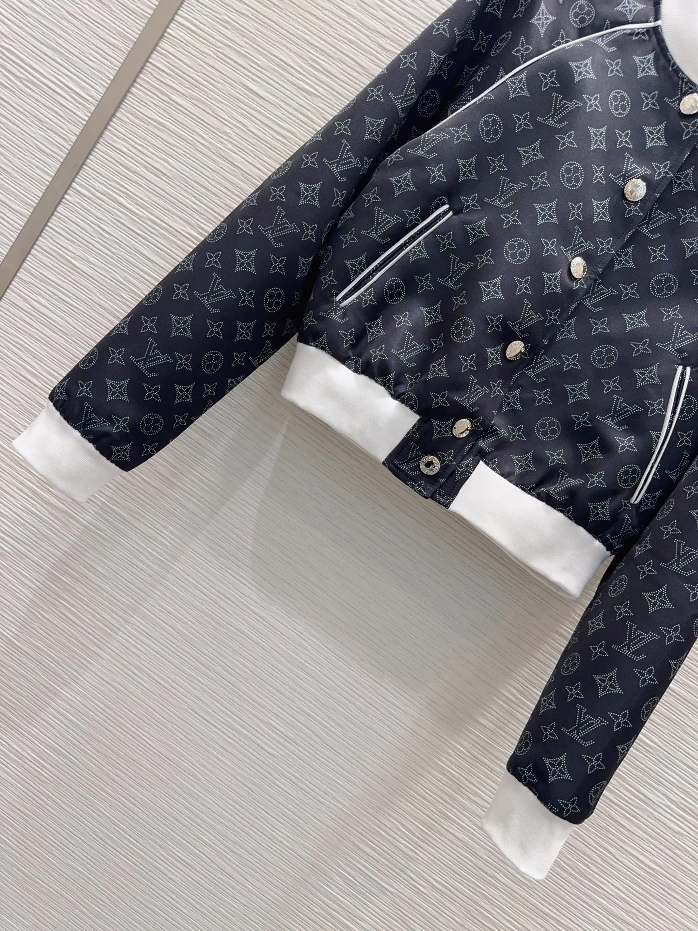 Women's Jackets And Down Jackets LOUIS VUITTON 19530966