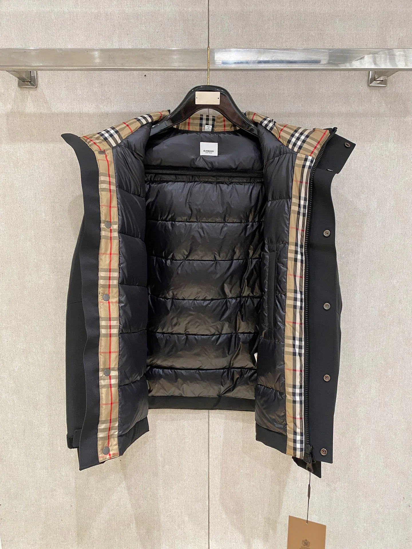 Women's Jackets And Down Jackets MONCLER 18111243