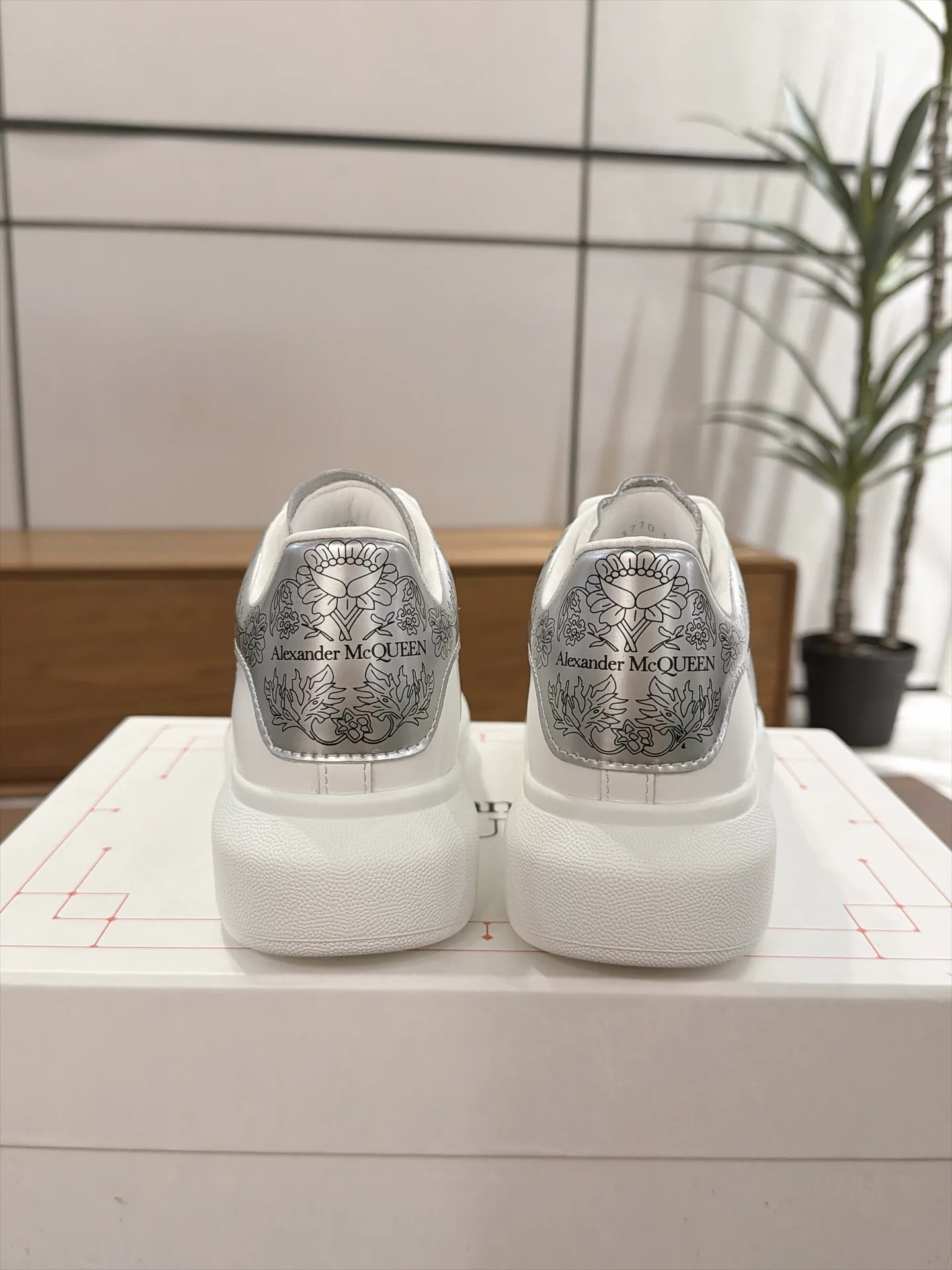 Women's Sneakers ALEXANDER MCQUEEN 18219644