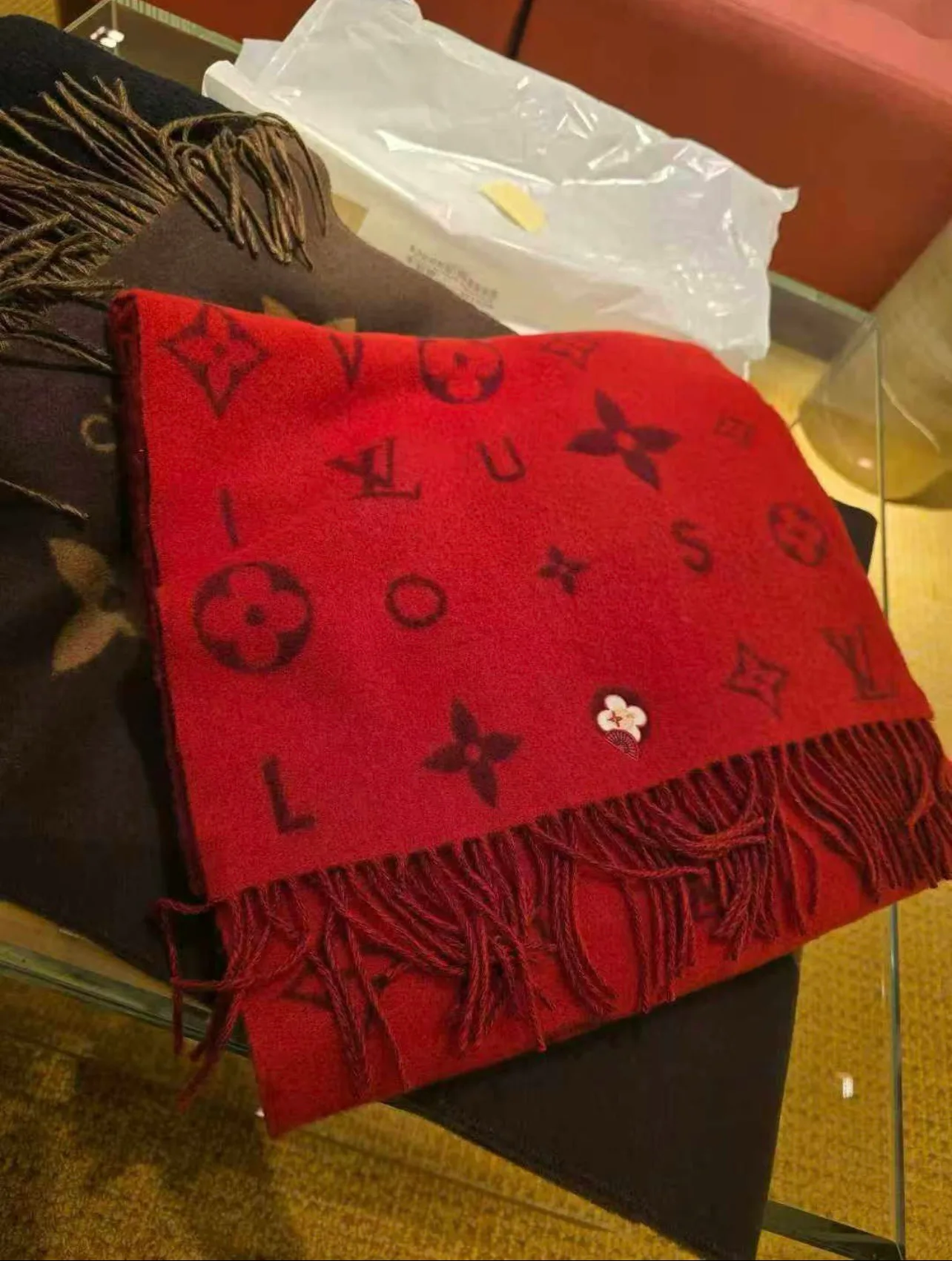 Scarves LOUIS VUITTON 18426915
