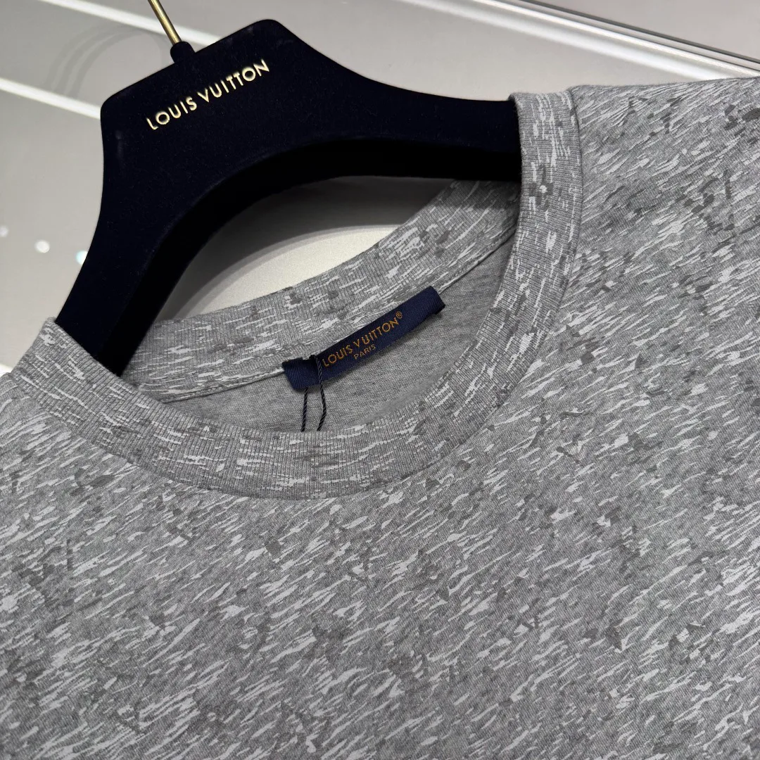 Men's T-Shirts LOUIS VUITTON 17907571