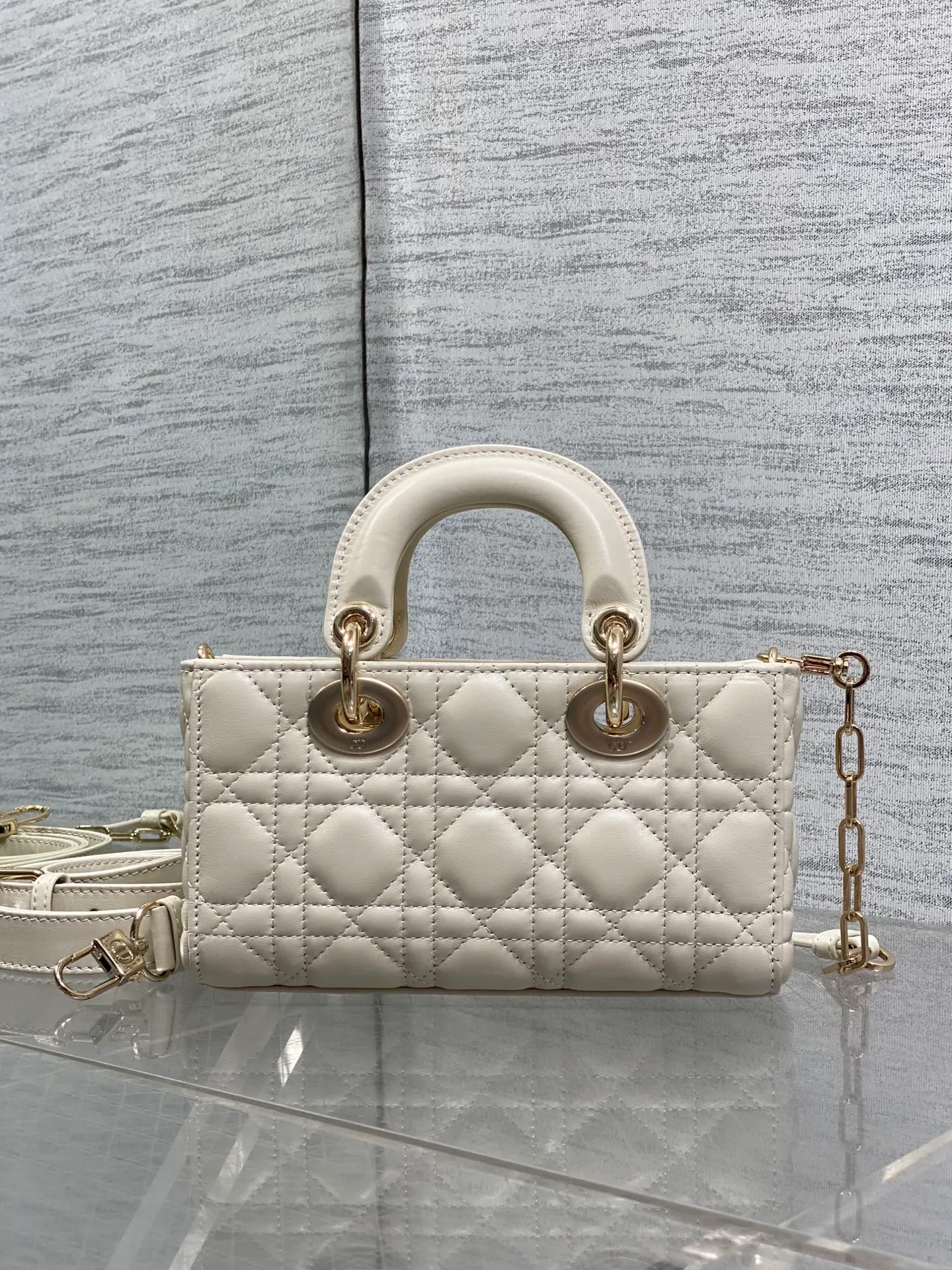 Women's Classic Handbags CHRISTIAN DIOR 18070563