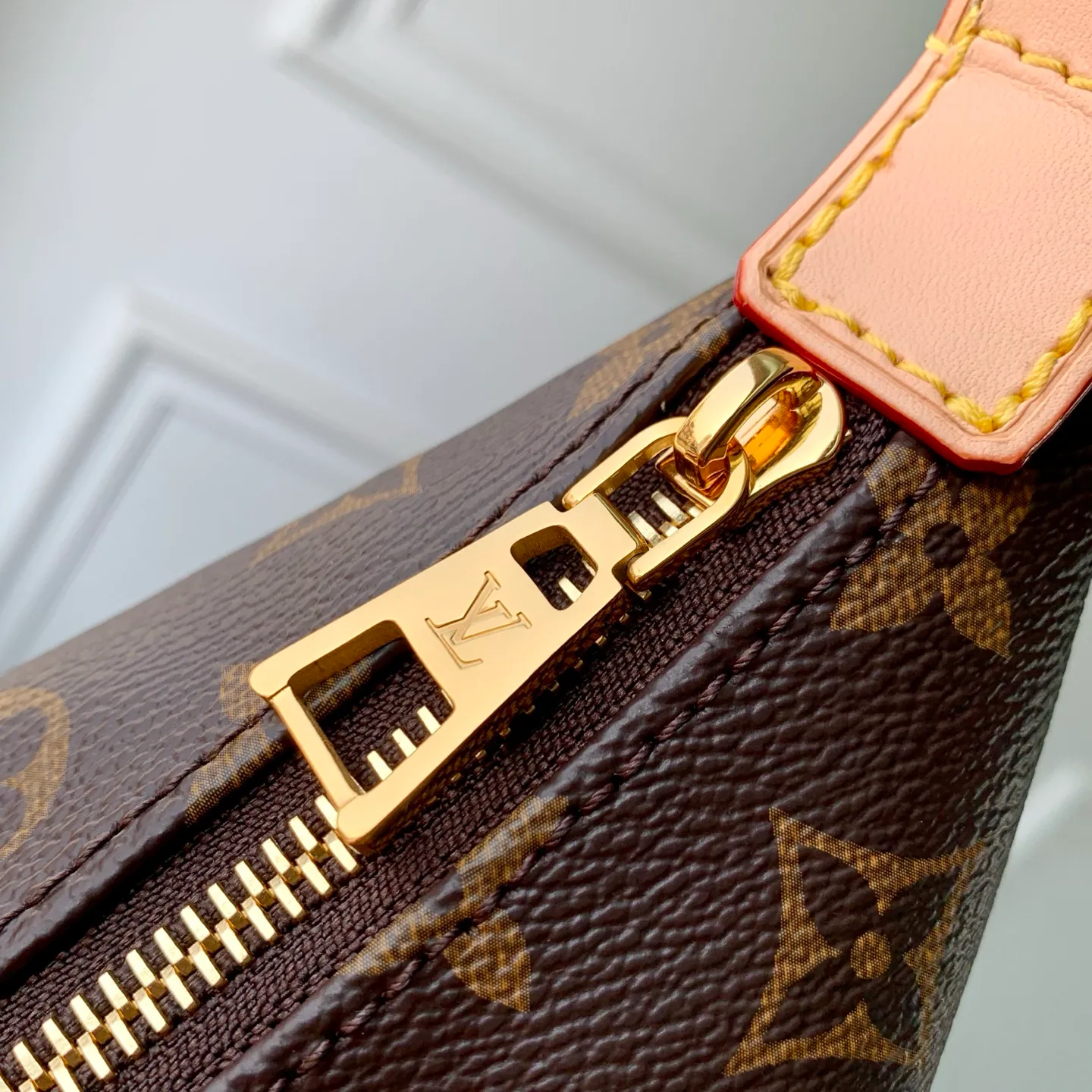 Women's Classic Handbags LOUIS VUITTON 18427516
