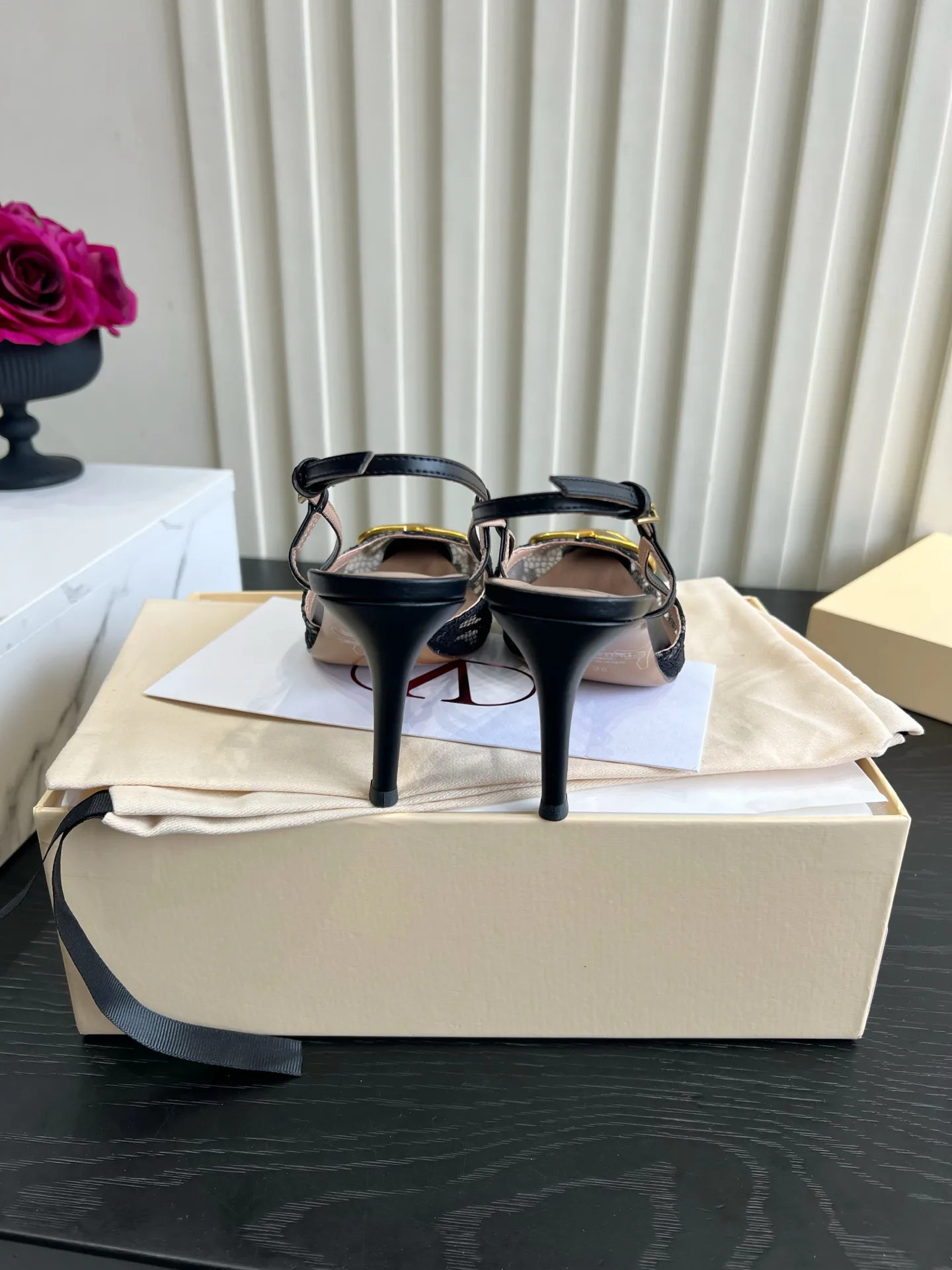 Women's Open-Toe Sandals VALENTINO 18322873