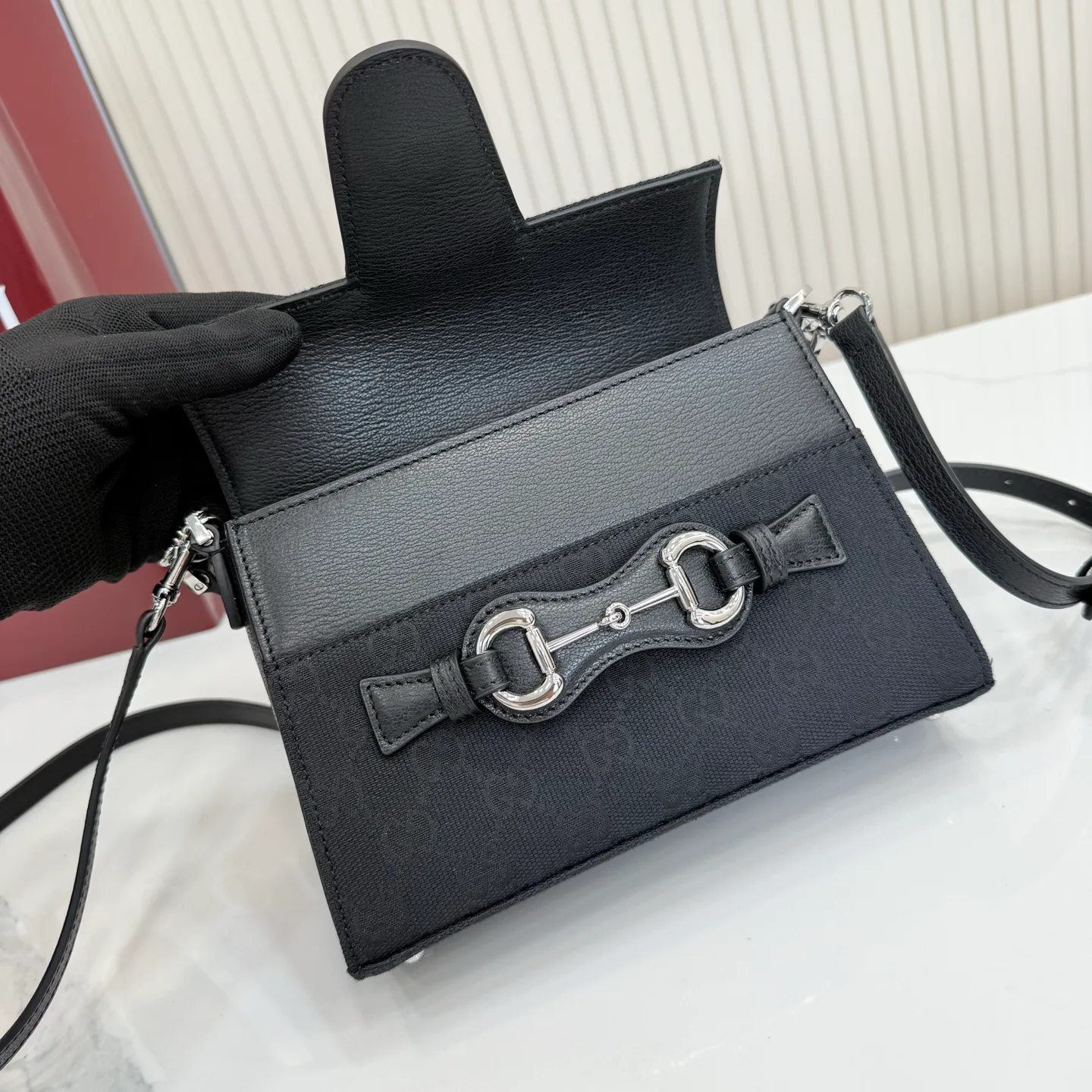 Women's Classic Handbags GUCCI 17947728