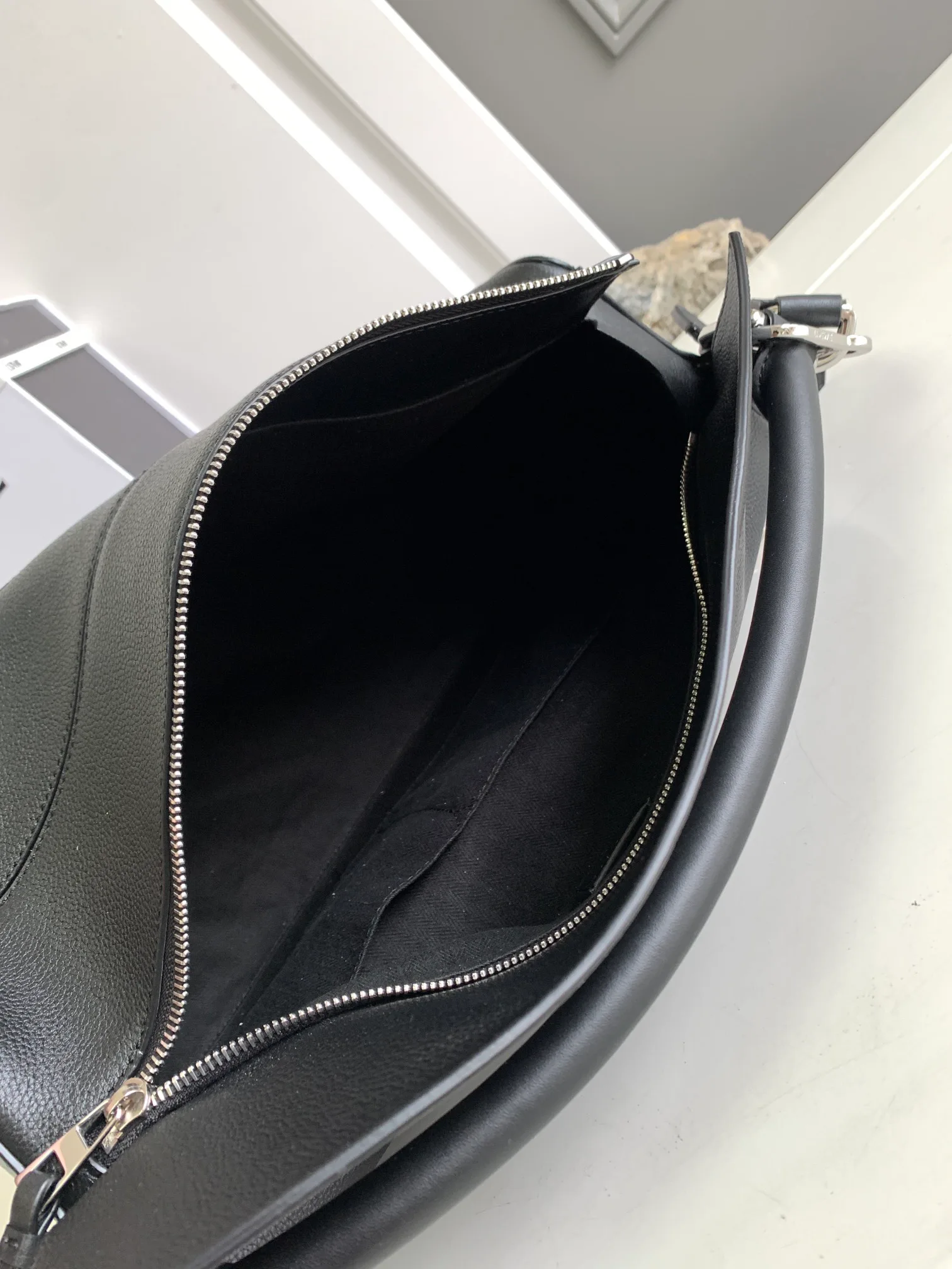 Women's Classic Handbags LOEWE 18030356